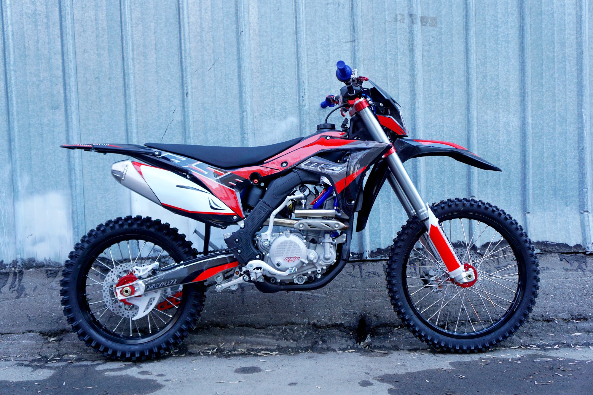 Эндуро / кроссовый мотоцикл BSE M4