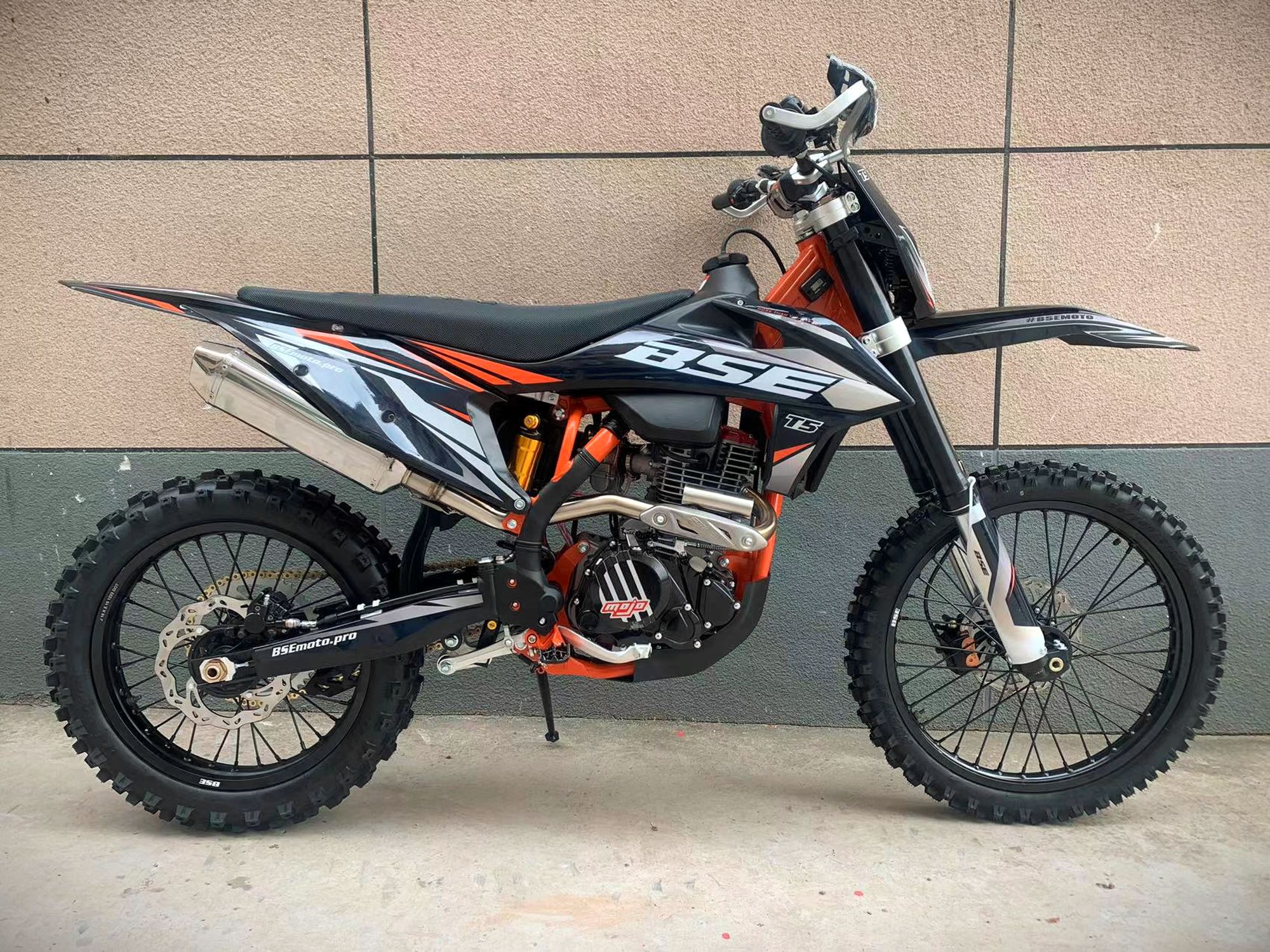 Эндуро / кроссовый мотоцикл BSE T5 Factory Grey (015)