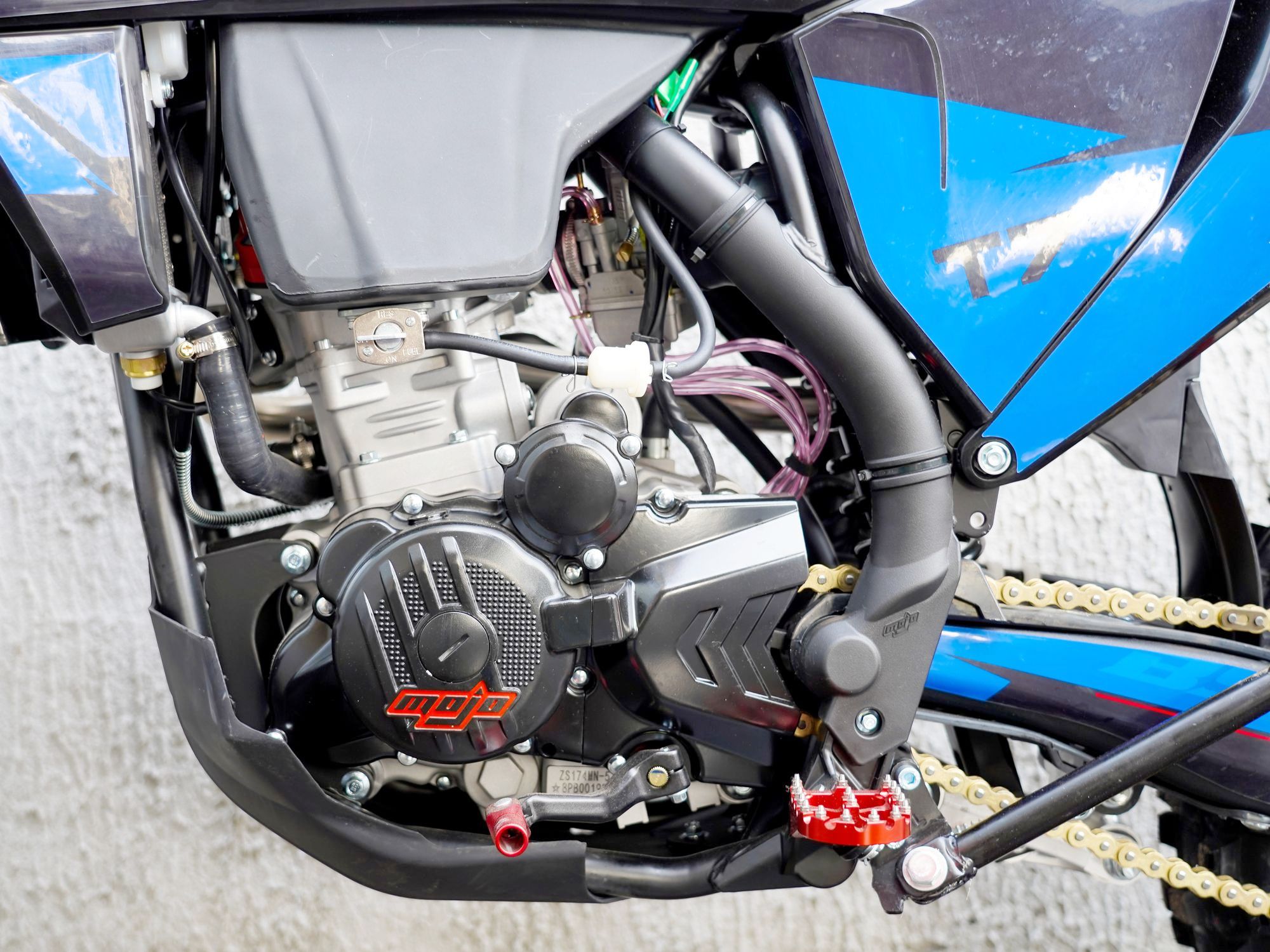 Эндуро / кроссовый мотоцикл BSE T7 Joker (ZS174-5А)