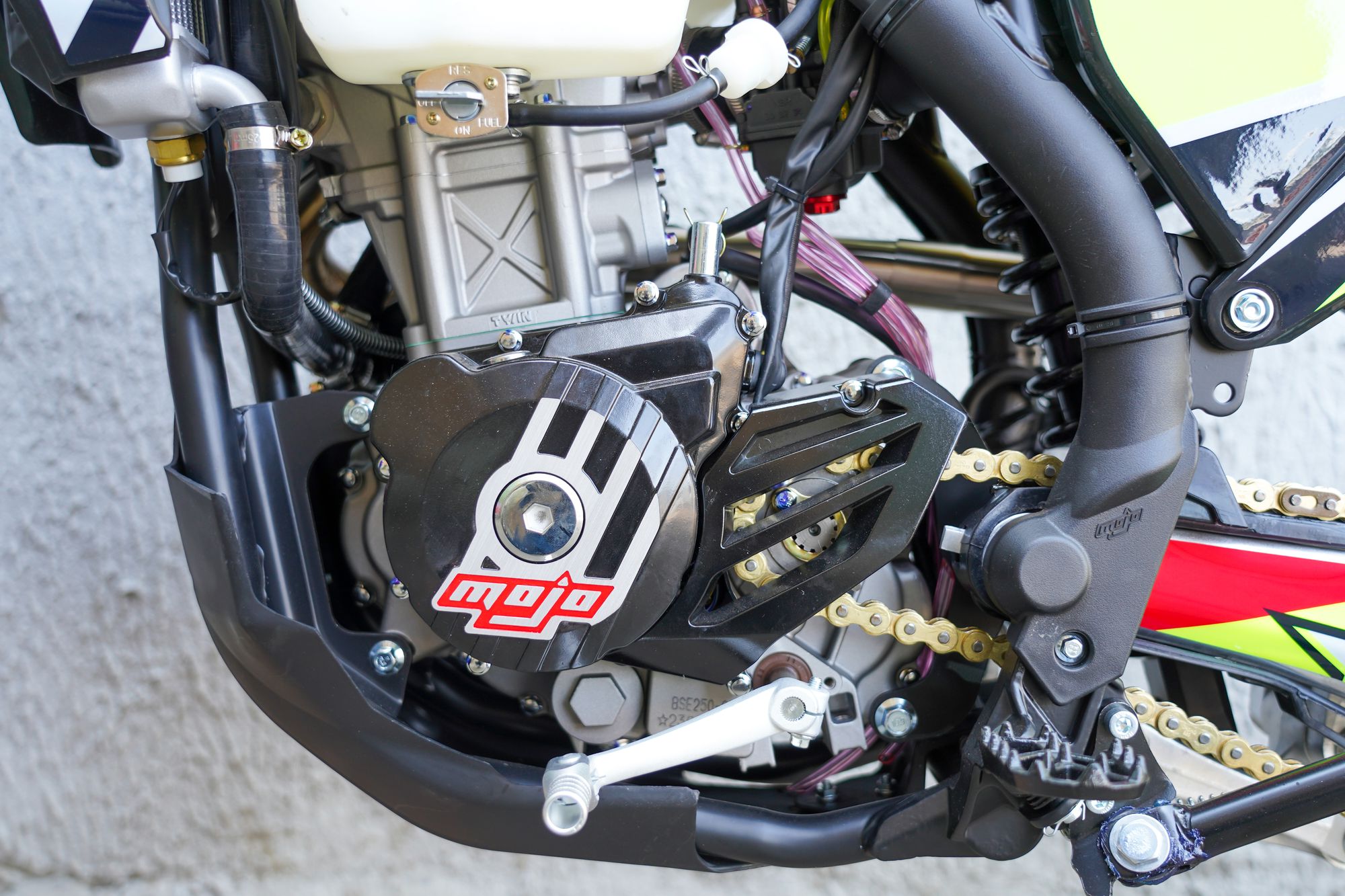 Эндуро / кроссовый мотоцикл BSE T8 Green Twister (015)