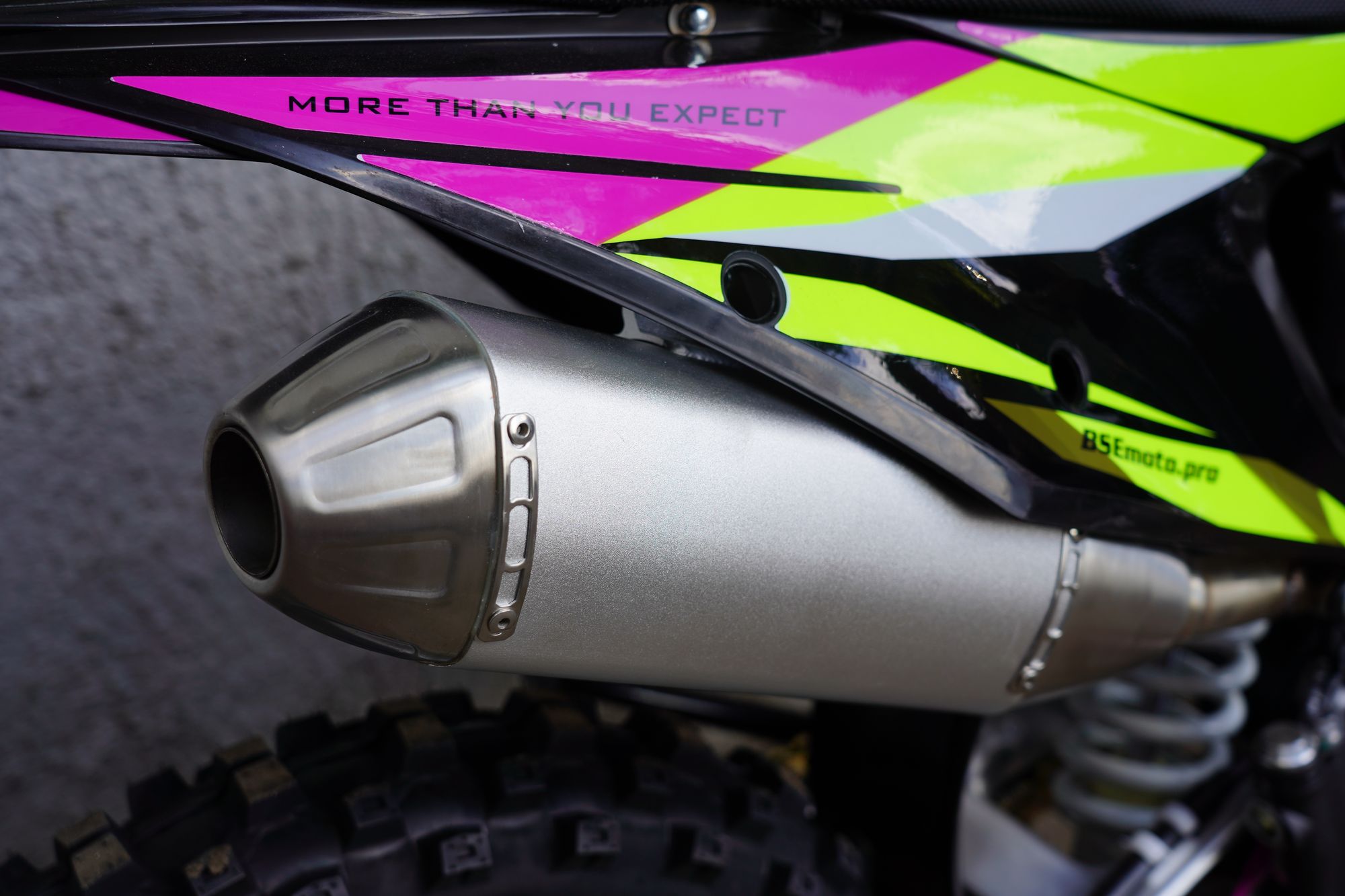 Наклейки BSE T8 Neon Storm (Sport) BSE T8