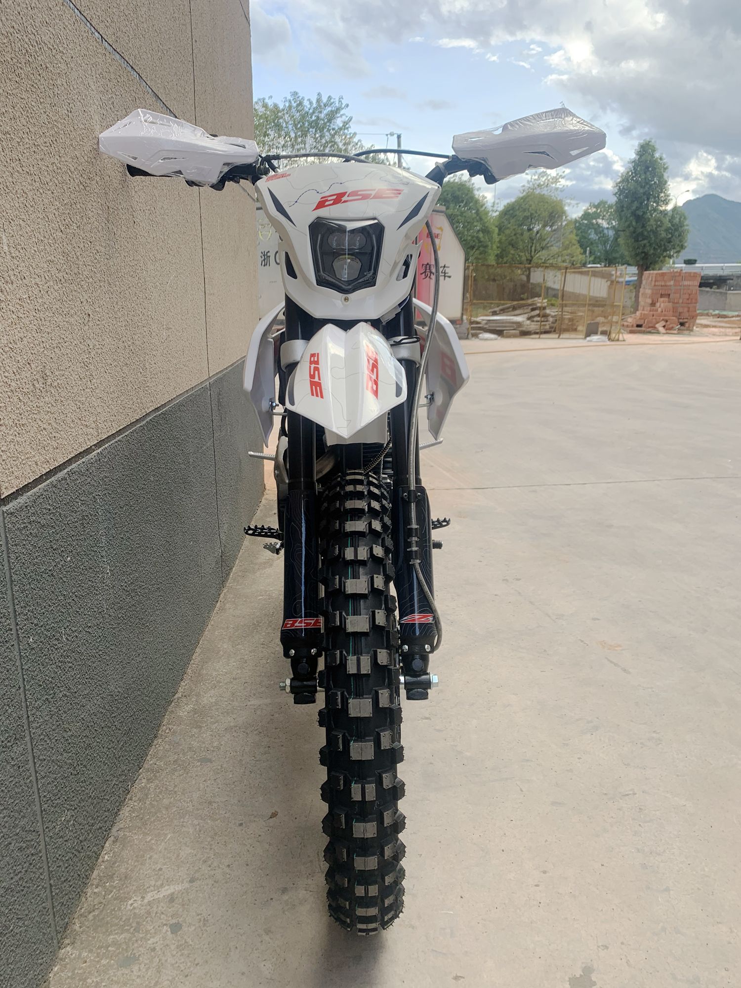 Эндуро / кроссовый мотоцикл BSE Z1 Atlas White (025)