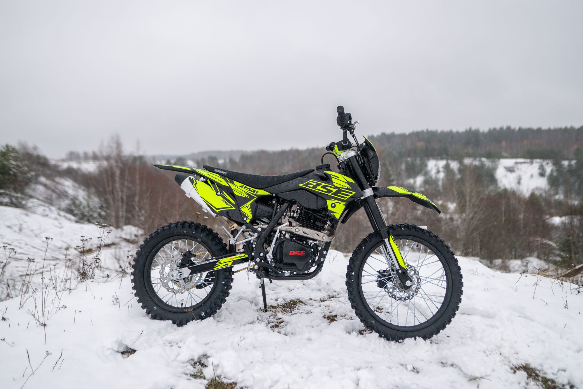 Эндуро / кроссовый мотоцикл BSE Z1 Neon Raven