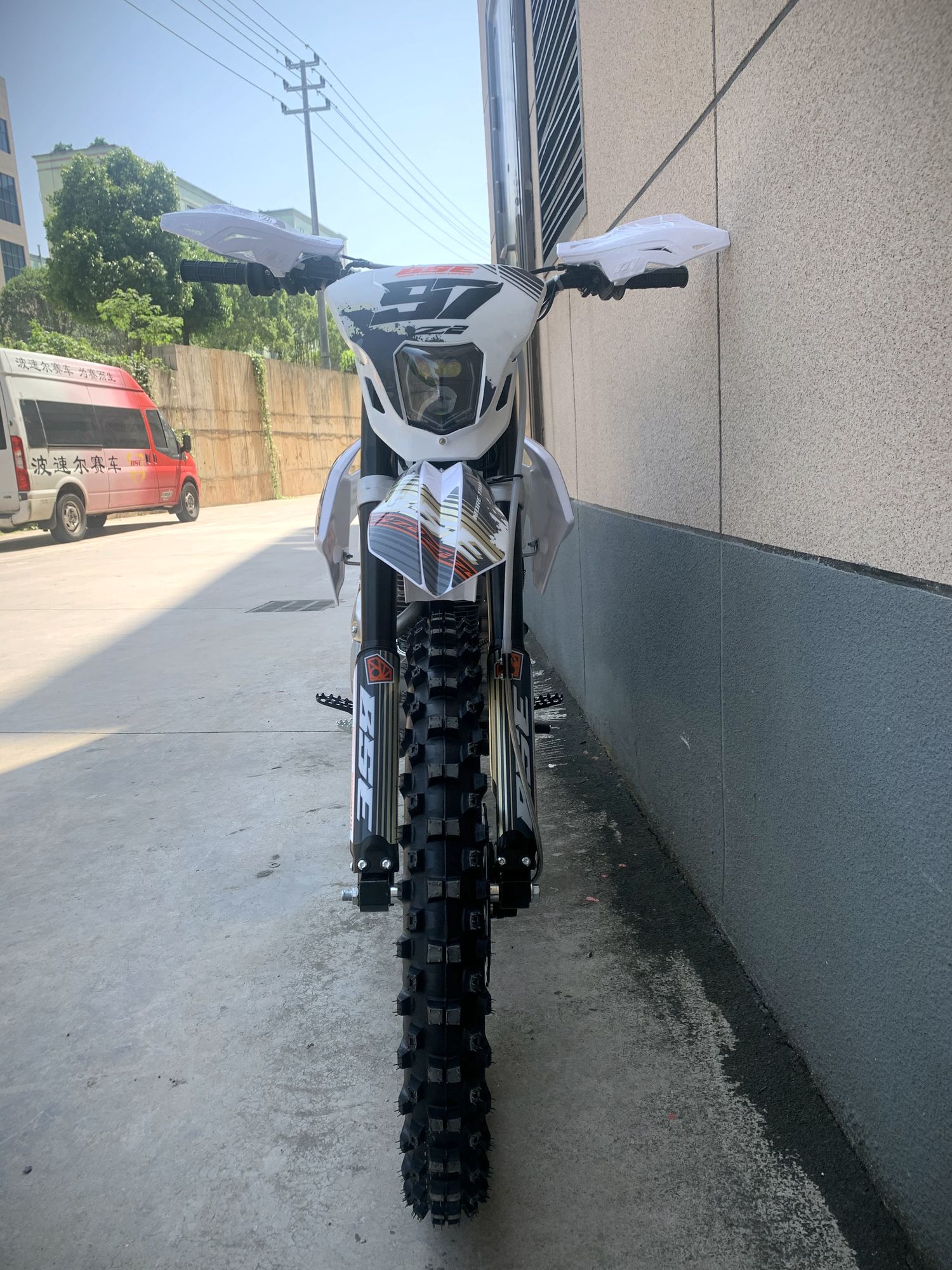 Эндуро / кроссовый мотоцикл BSE Z2 21/18 Roqvi Orange (015)