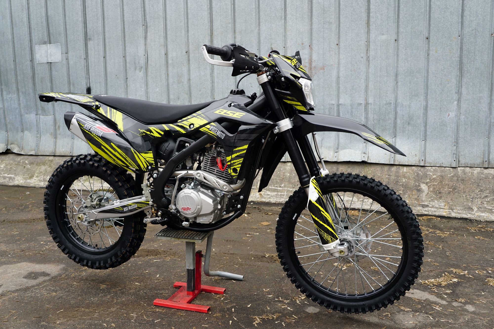 Кроссовый мотоцикл BSE Z5 250e 21/18 Neon Black