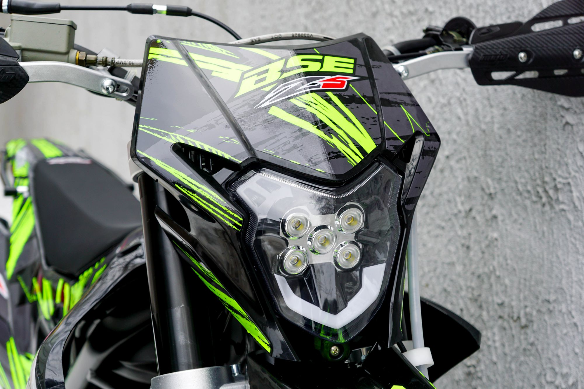 Эндуро / кроссовый мотоцикл BSE Z5 Neon Black