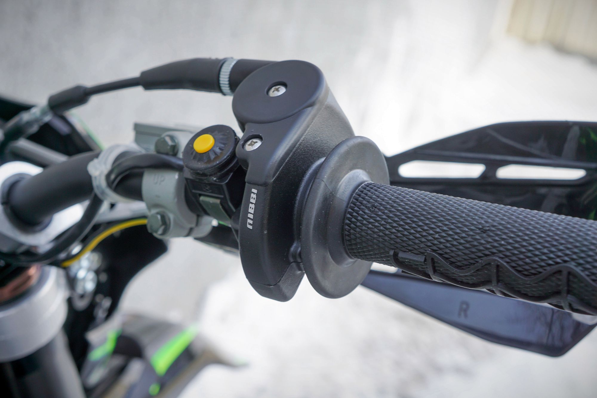 Эндуро / кроссовый мотоцикл BSE Z6 Neon Track (025)