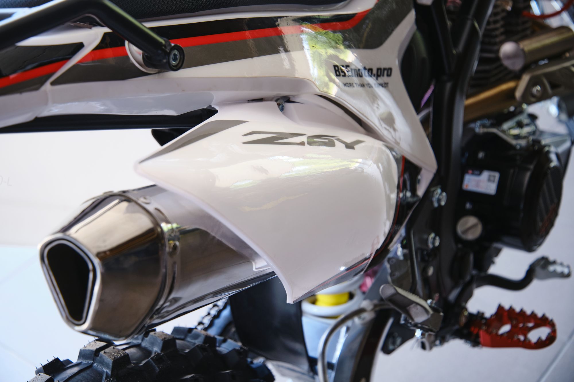 Мотоцикл BSE Z6 Y Factory Metallic (035)