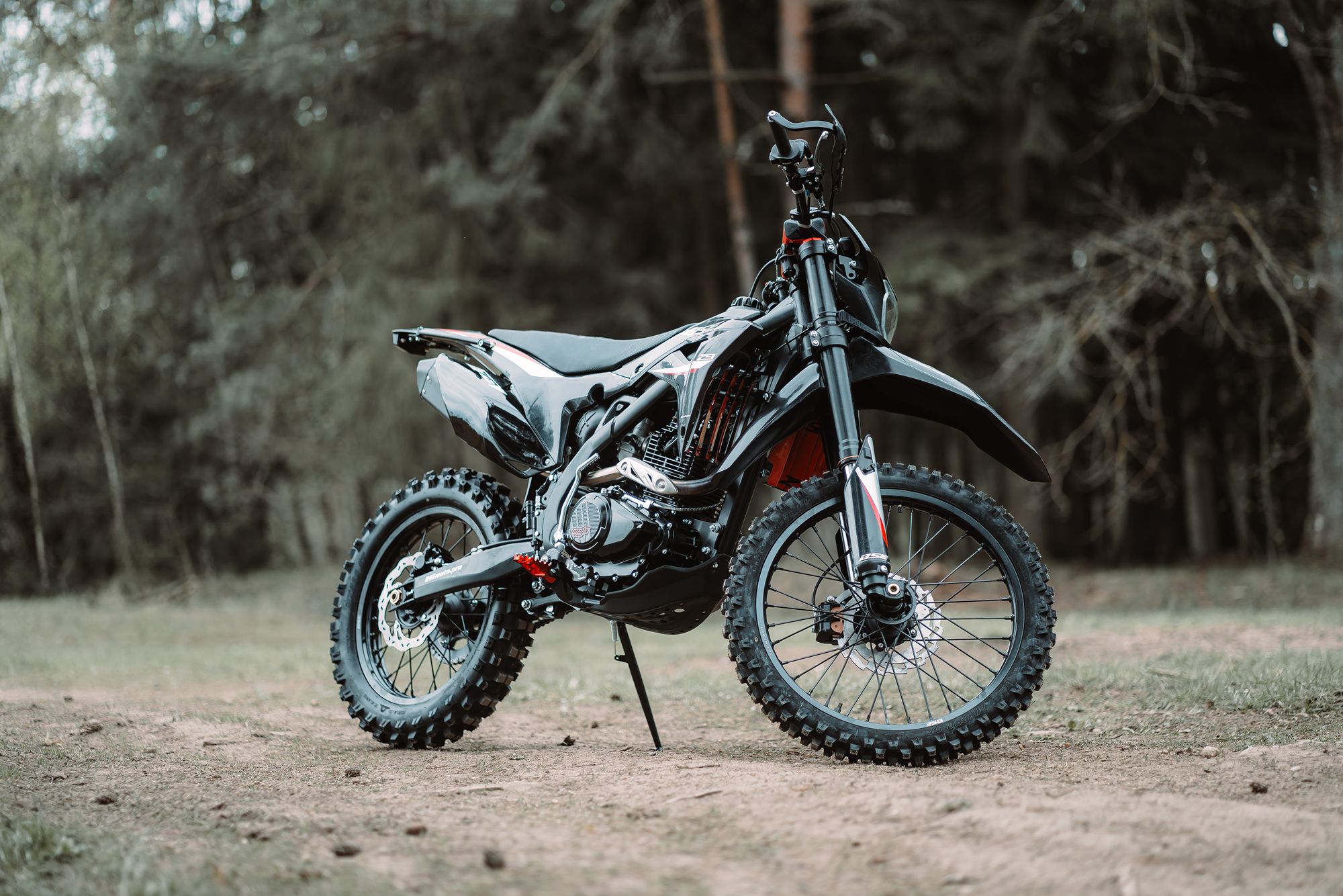 Эндуро / кроссовый мотоцикл BSE Z9 Red Metallic T (015)