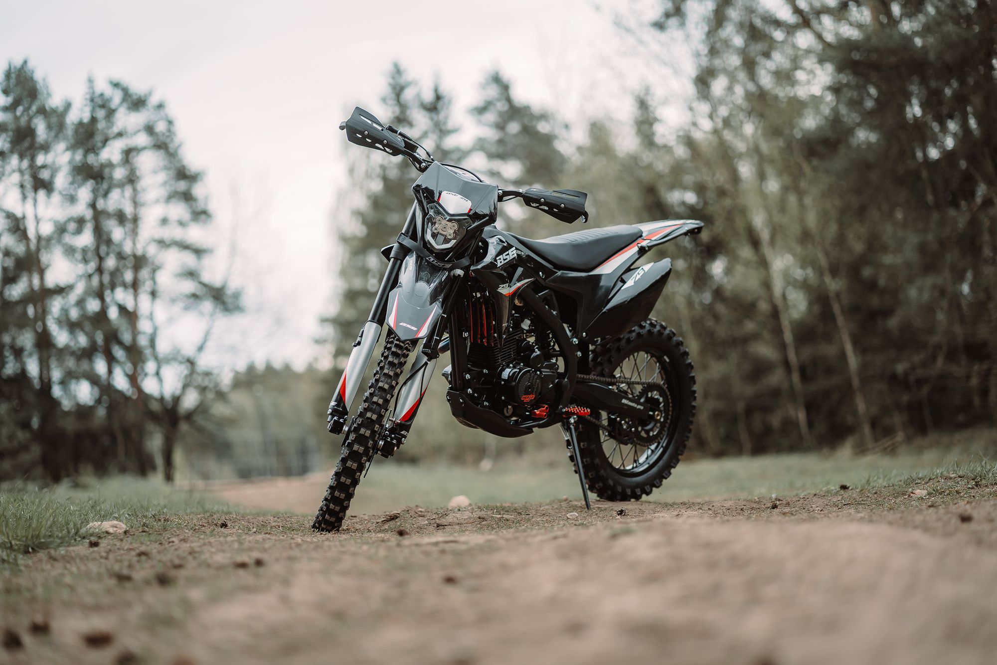 Эндуро / кроссовый мотоцикл BSE Z9 Red Metallic T (015)