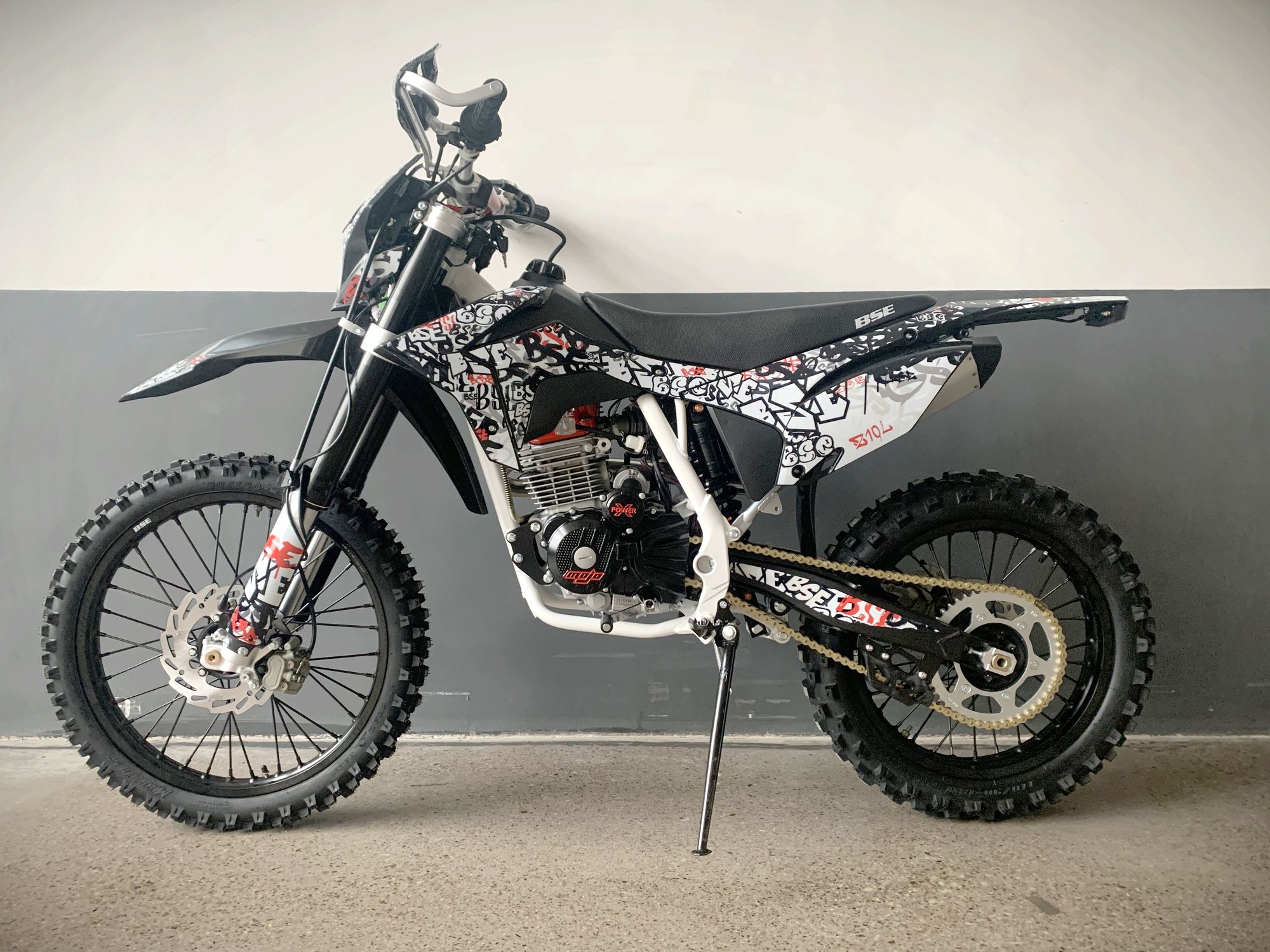 Эндуро / кроссовый мотоцикл BSE Z10L Graffiti White (030)