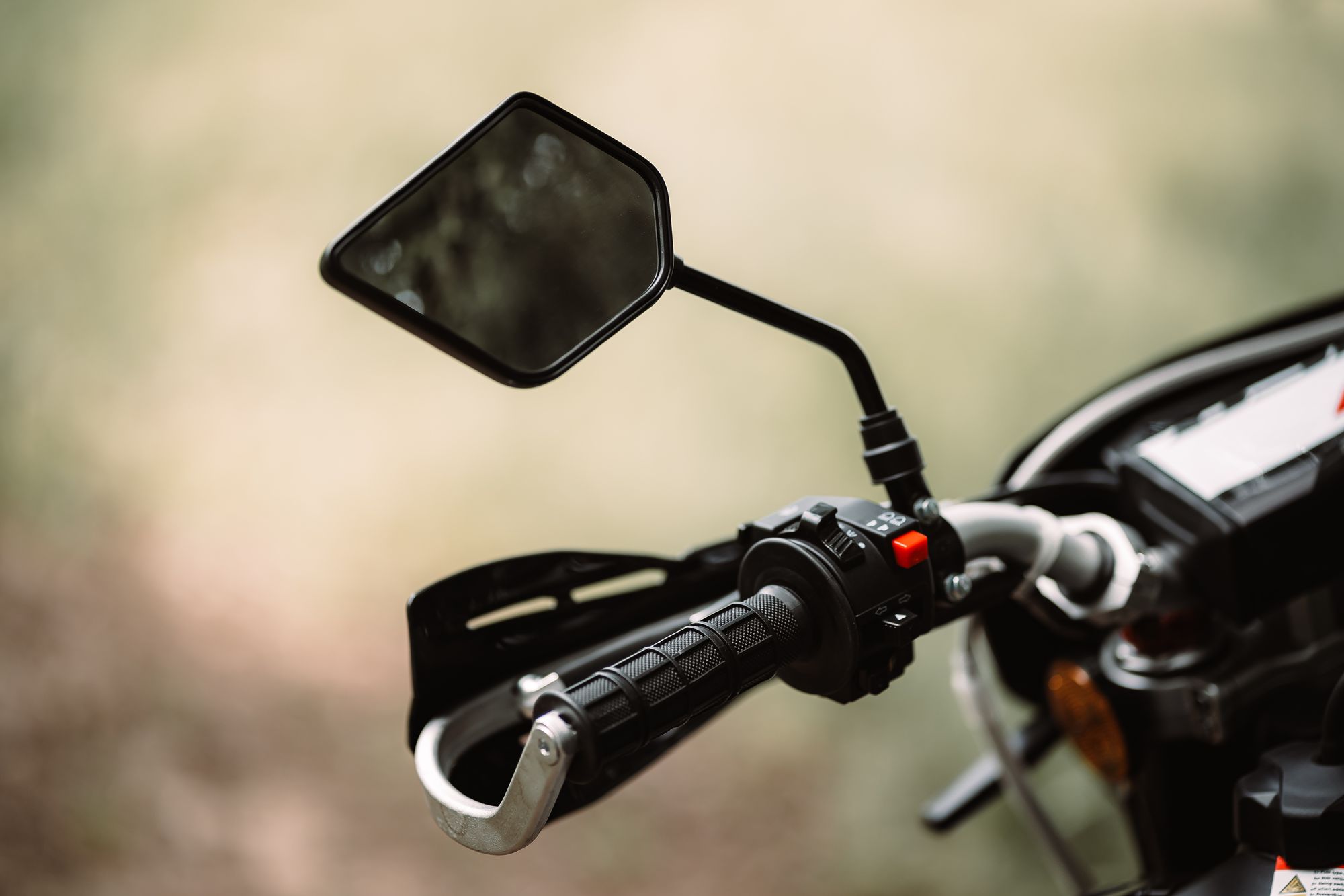 Мотоцикл BSE Z3 Y Black/White Stinger