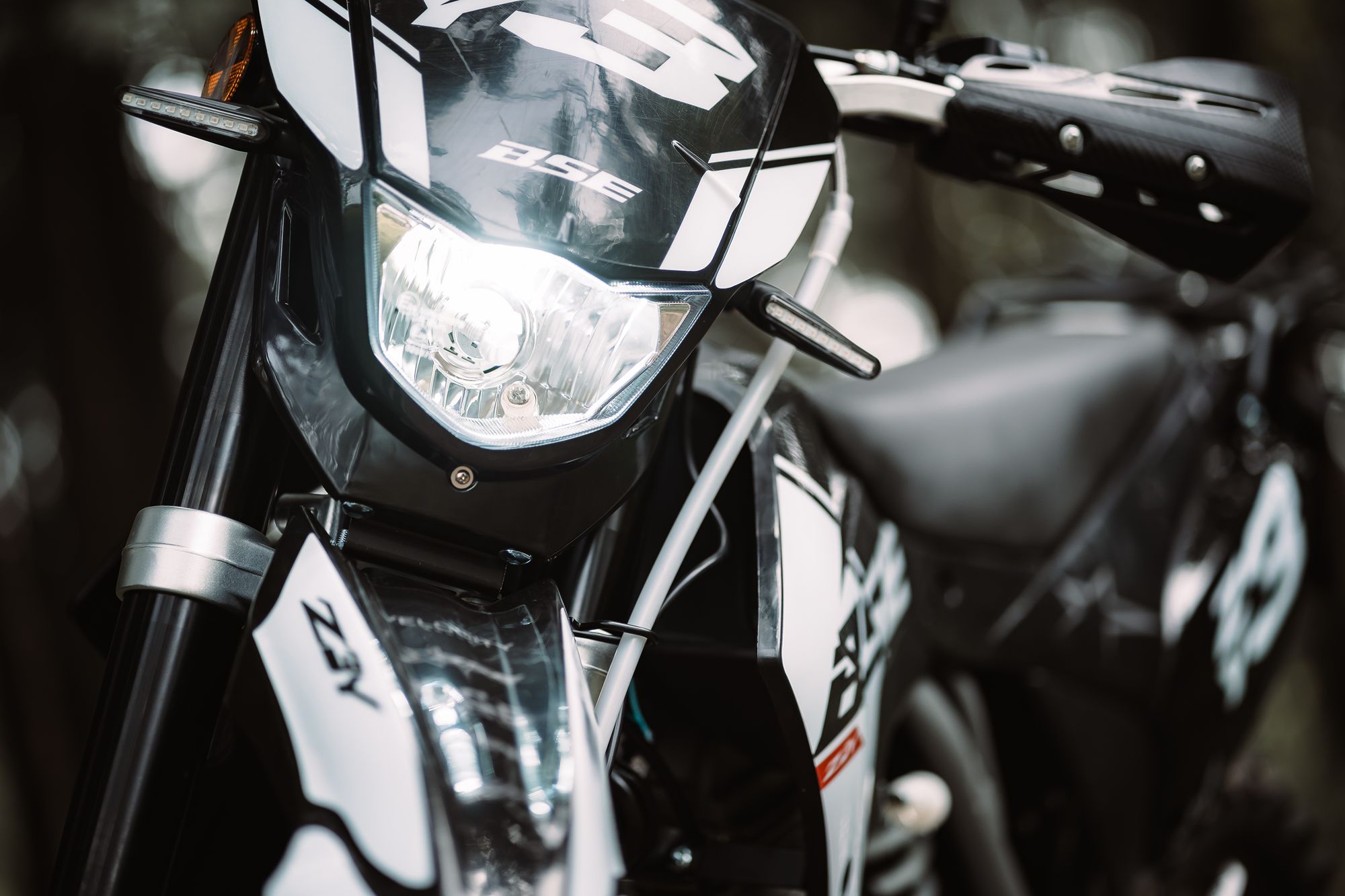 Мотоцикл BSE Z3 Y Black/White Stinger