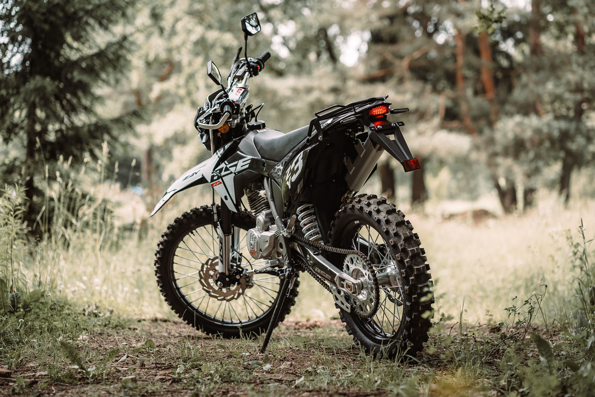 Мотоцикл BSE Z3 Y Black/White Stinger