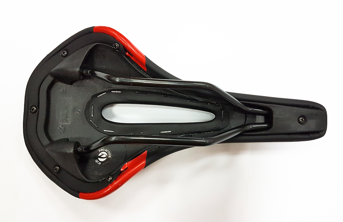 Седло DDK-D3735 Race Comfort, стальная рамка, черное 274х143mm