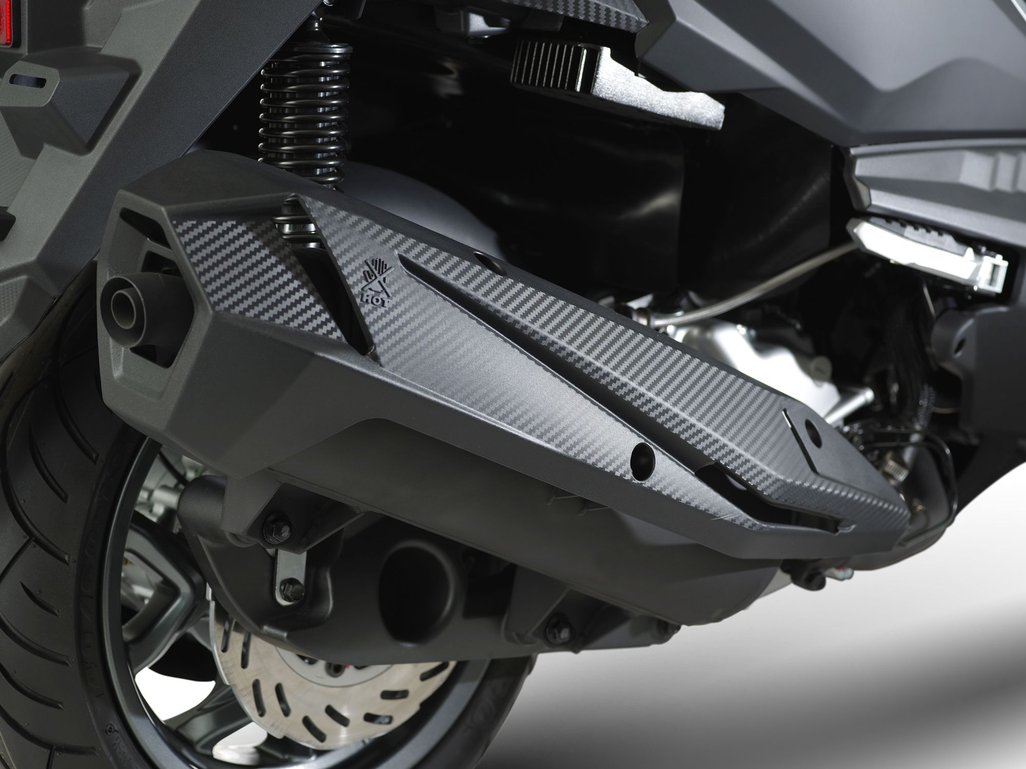 Максискутер SYM CRUiSYM a 300 серый