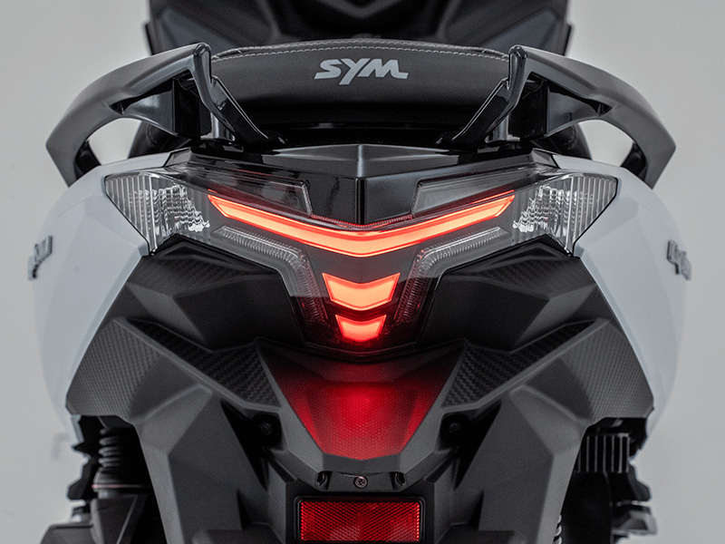 Максискутер SYM CRUiSYM 300 черный