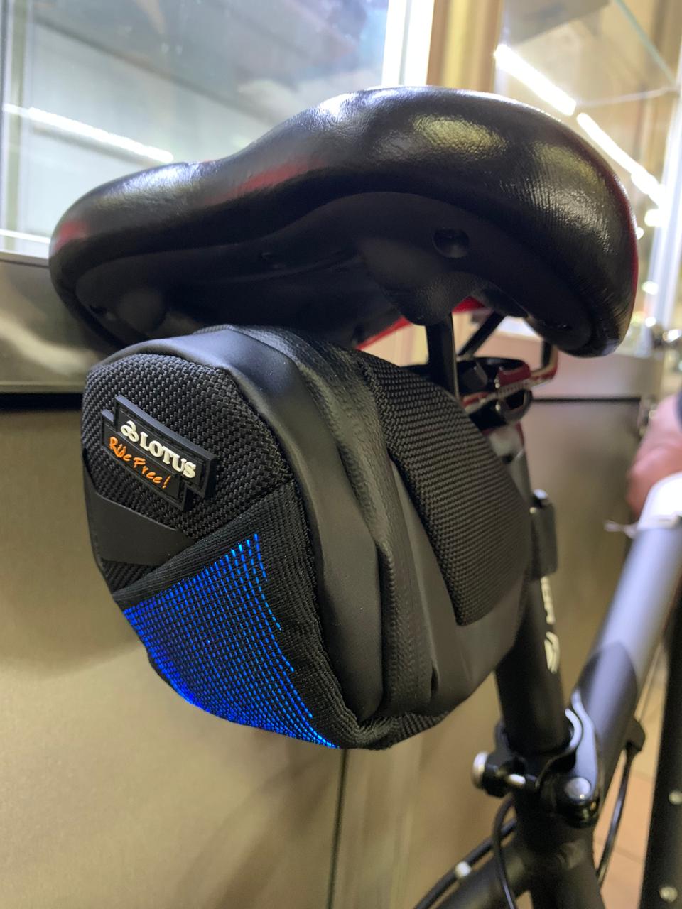 Велосумка Lotus SH8-6702MR-F под седло со световыми волокнами