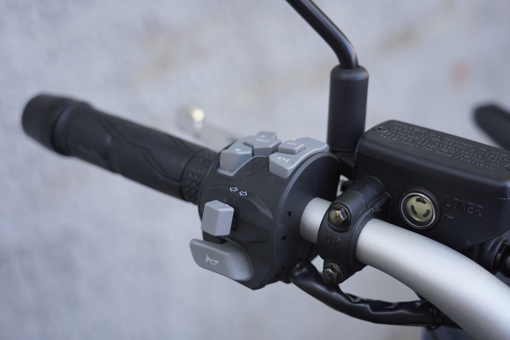 Скутер Motosuper Adviser 180 Light Grey (темно серый)