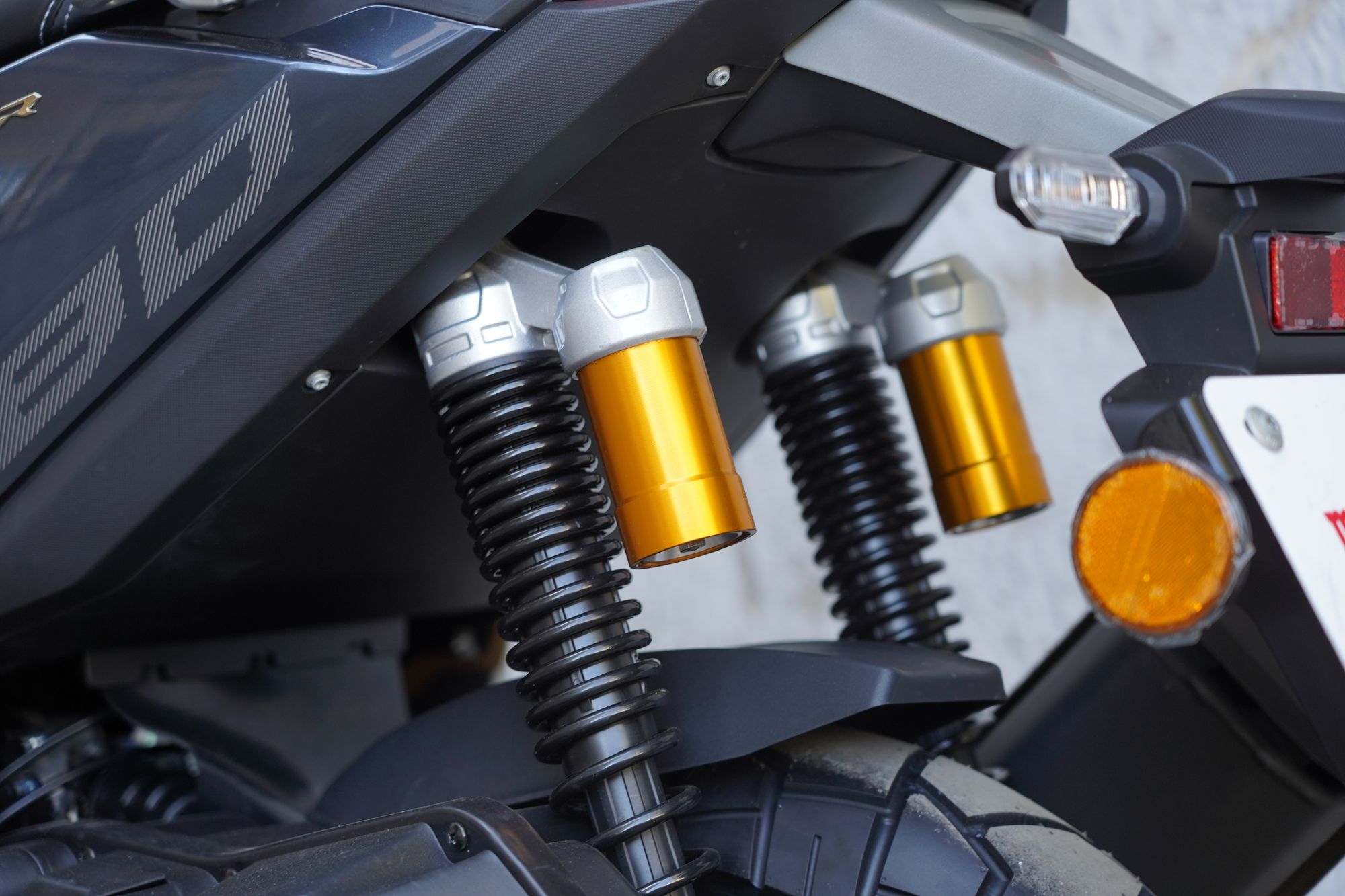 Скутер Motosuper Adviser 180 Light Grey (темно серый)