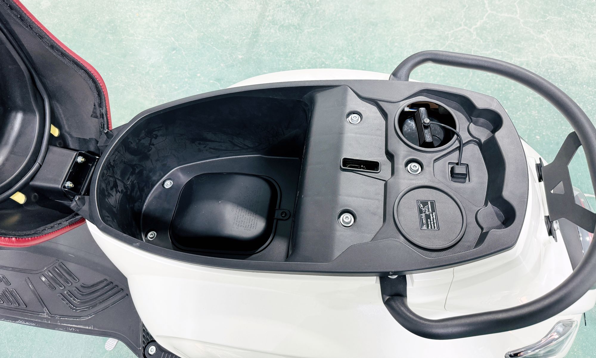 Скутер Motosuper Lamocca White (белый)