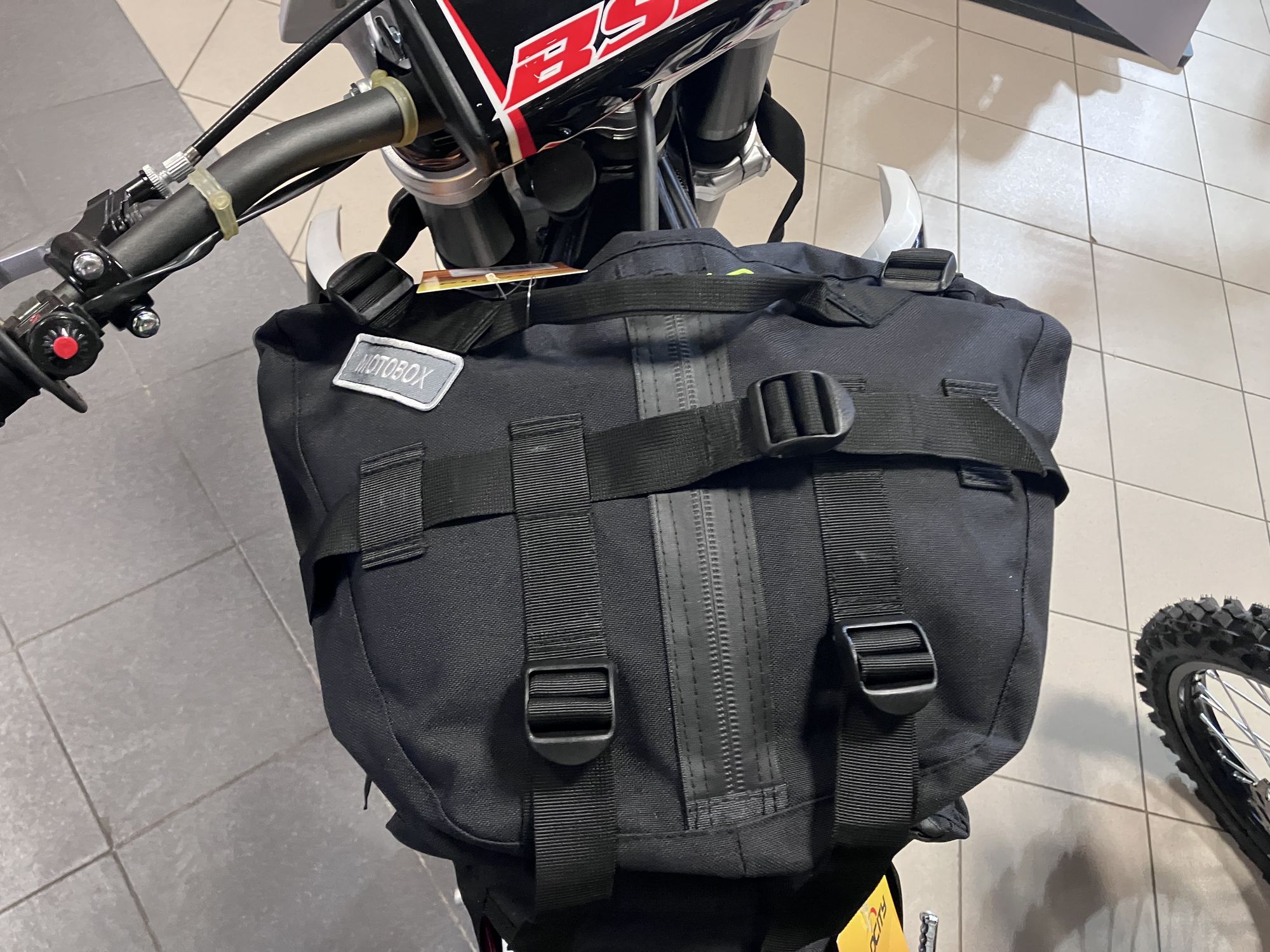 Мото сумка Motobox3 на бензобак 5 л