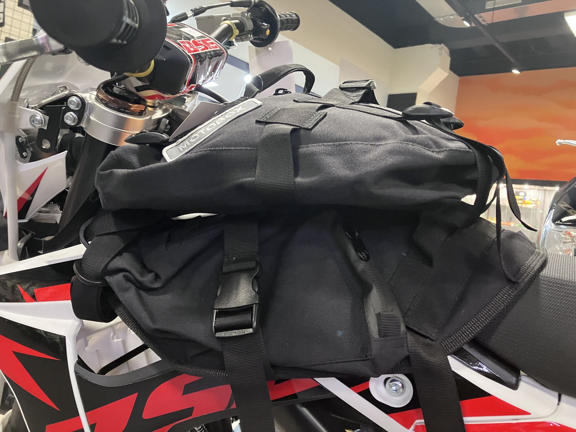 Мото сумка Motobox3 на бензобак 5 л