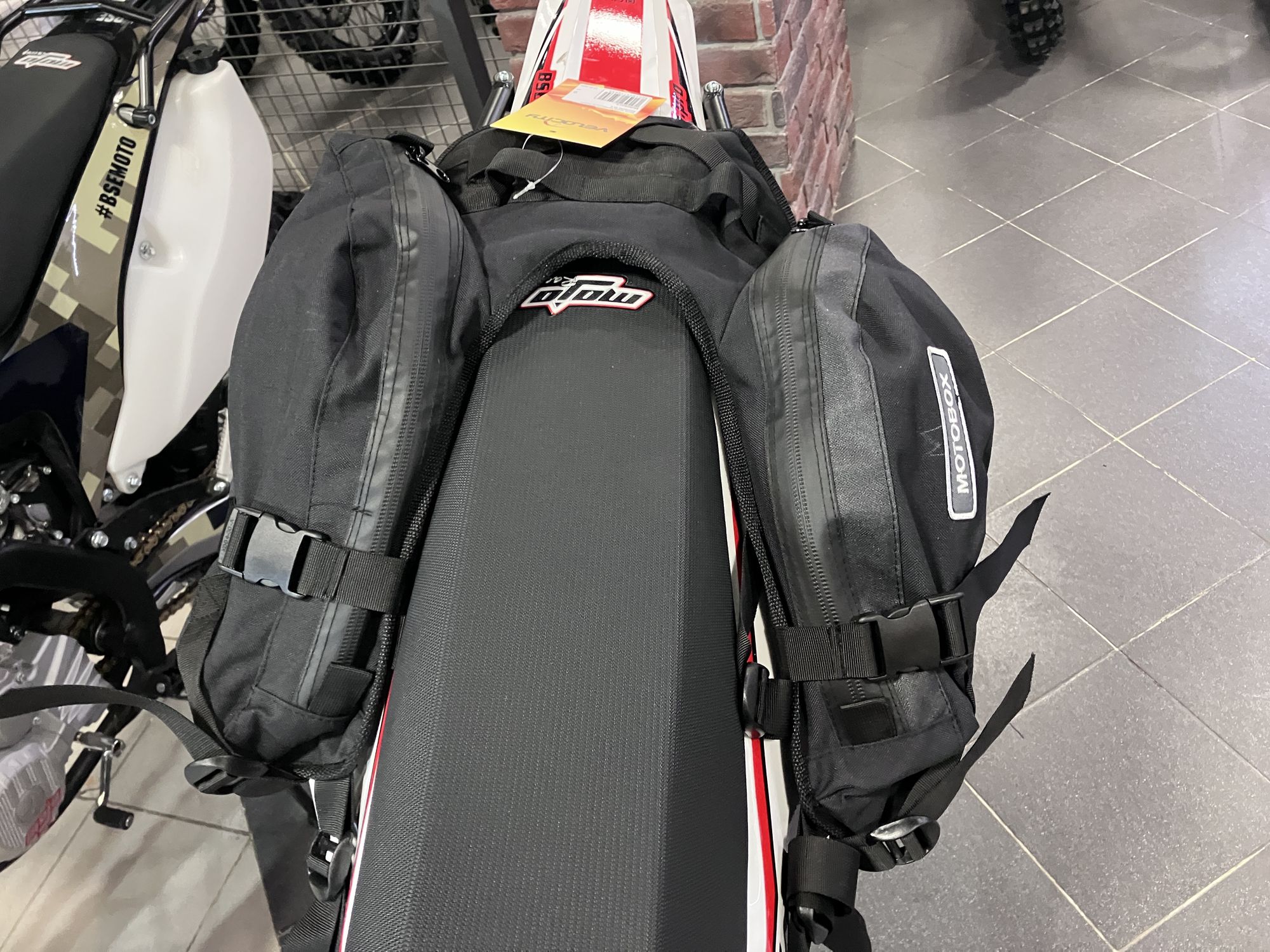 Мото сумка Motobox4 на задние боковины 20 л