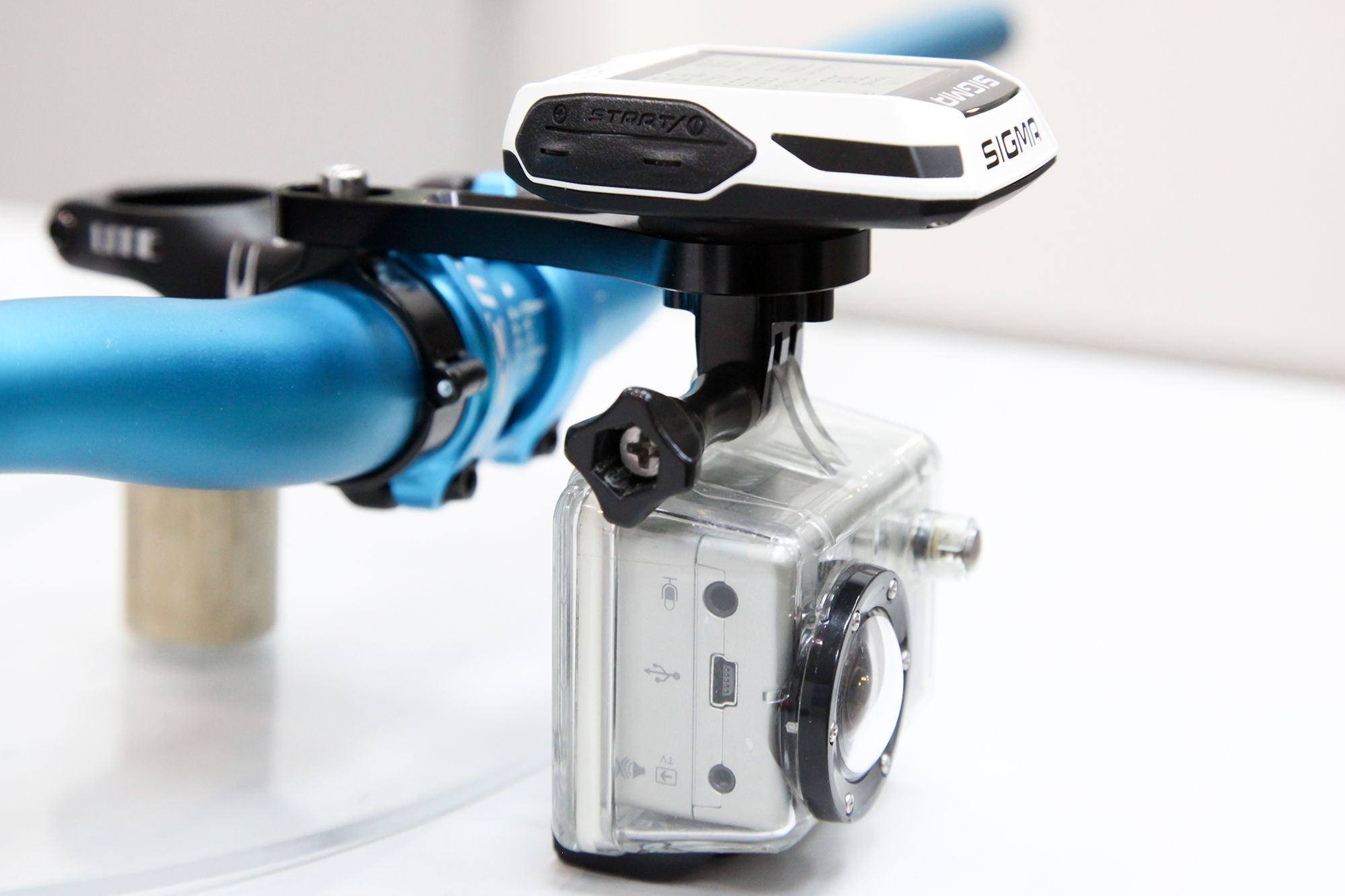 Крепление QBEST QBA-GMHB04 для навигатора и GoPro руль