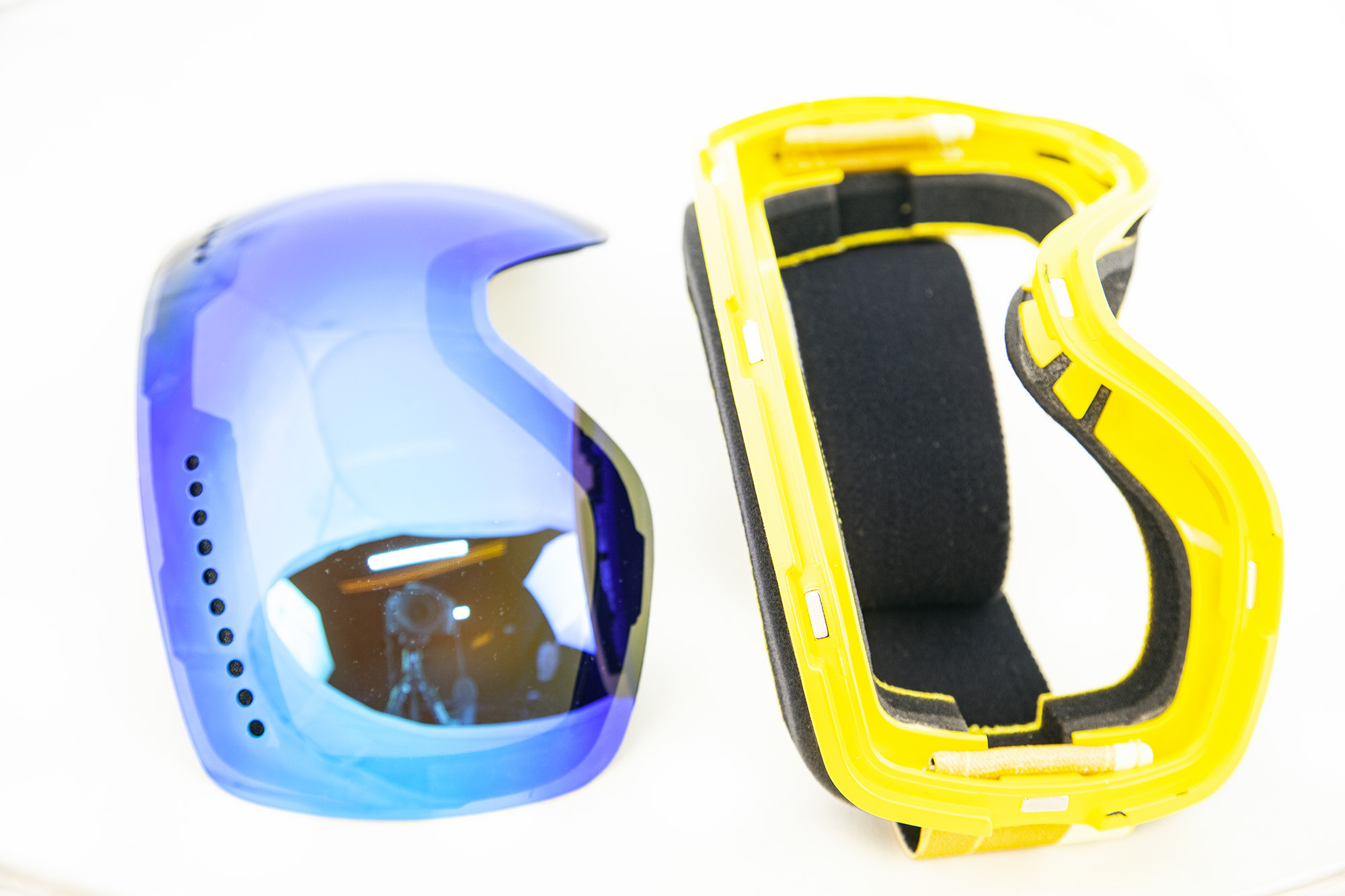 Маска горнолыжная ROCKBROS 10084. Цвет оправы - желтый. Сферическая двухслойная противотуманная