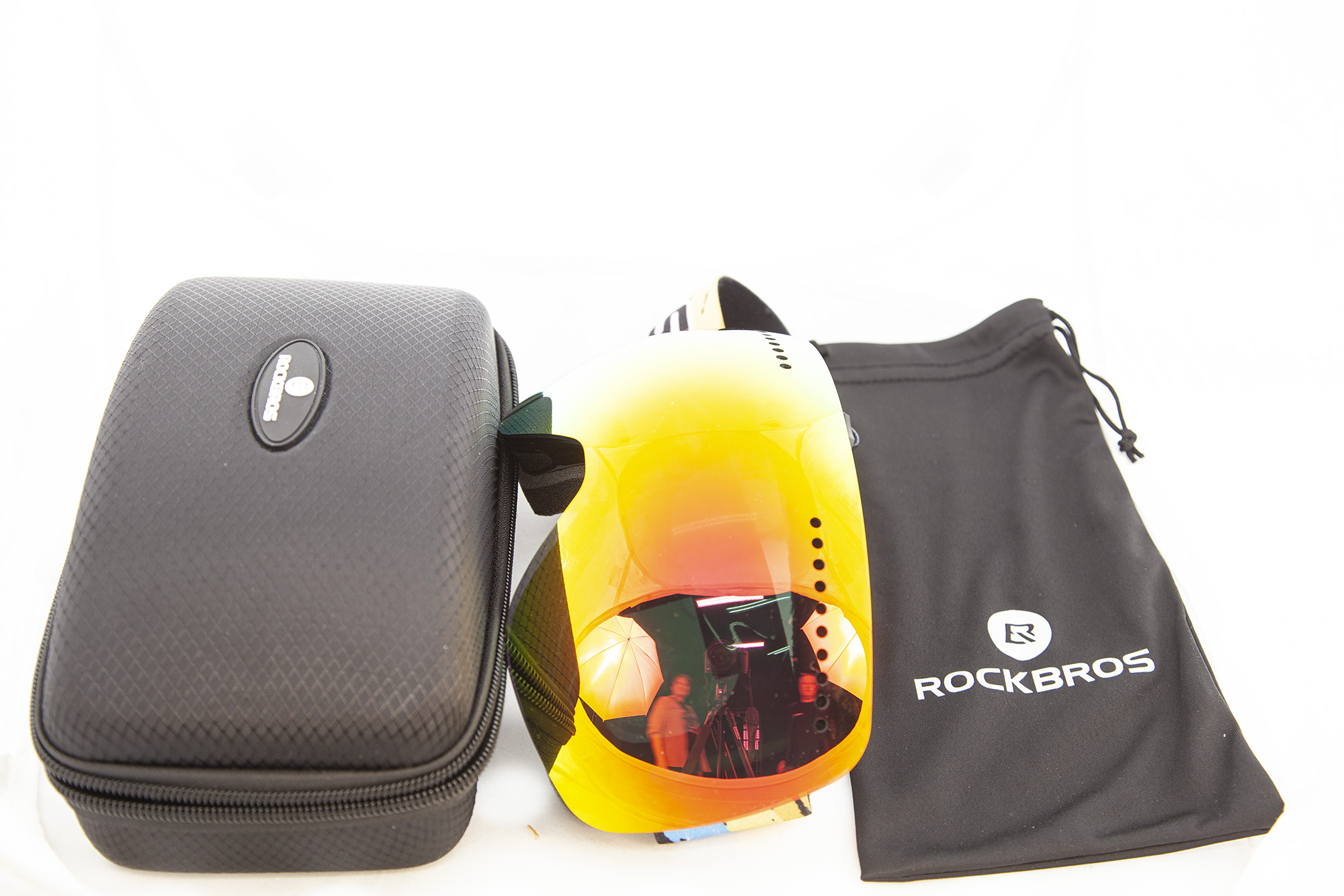 Маска горнолыжная ROCKBROS 10085. Цвет оправы - черный. Сферическая двухслойная противотуманная