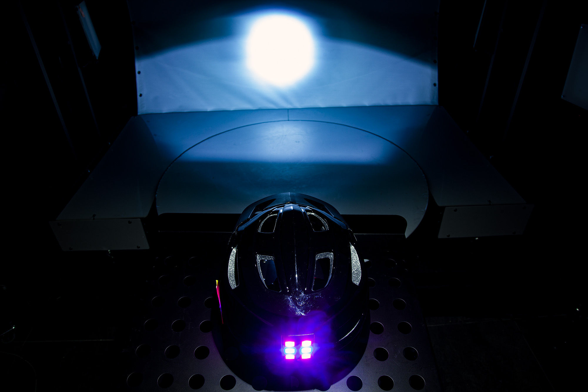 Велошлем ROCKBROS черный с встроенным фонарем