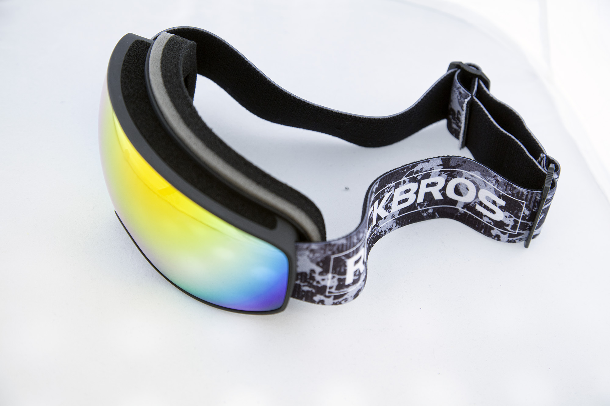 Очки горнолыжные ROCKBROS 14110005001. Цвет оправы - черный. Сферические двухслойные противо