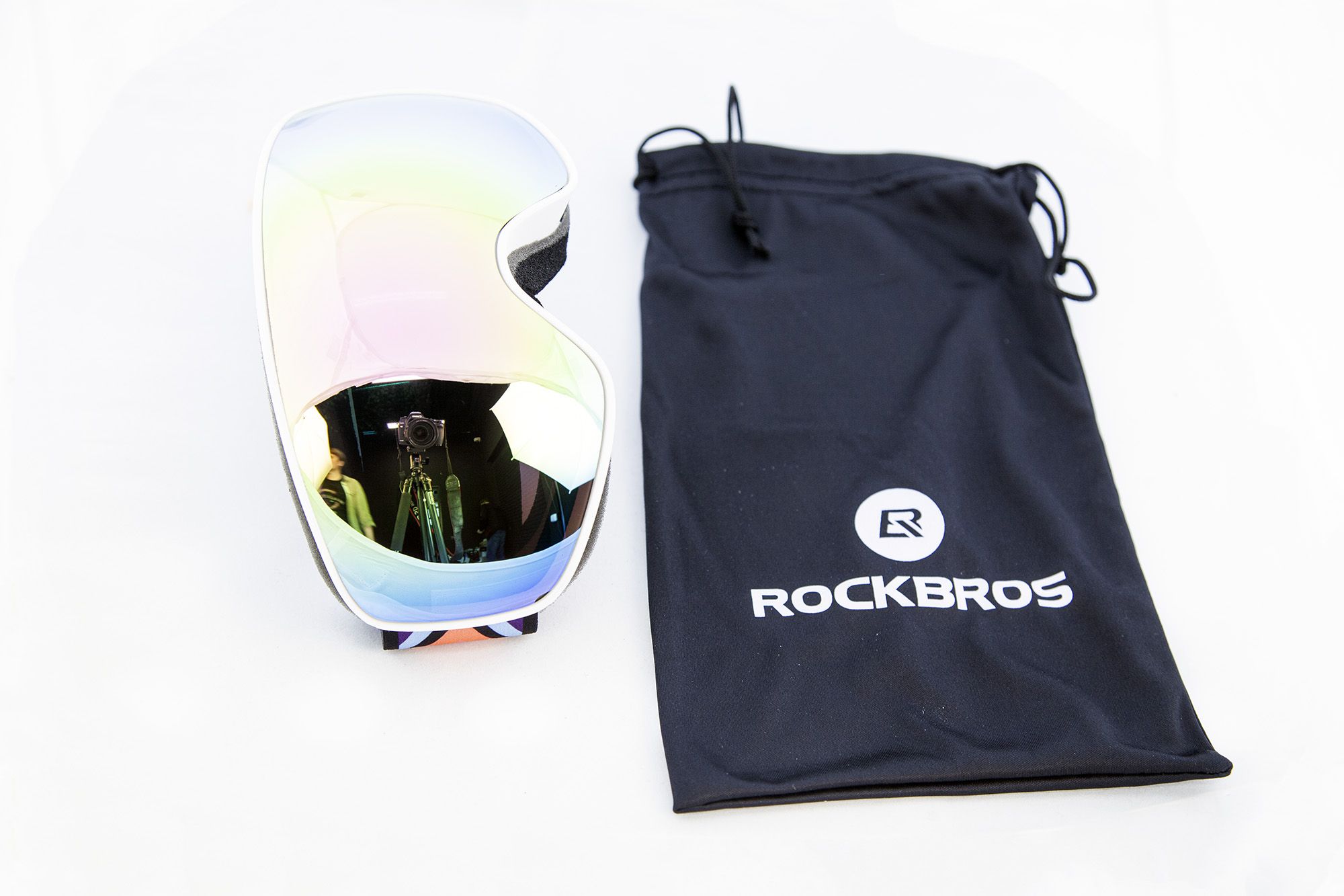 Маска горнолыжная ROCKBROS 14110005004. Цвет оправы - белый. Сферическая двухслойная противотуманная