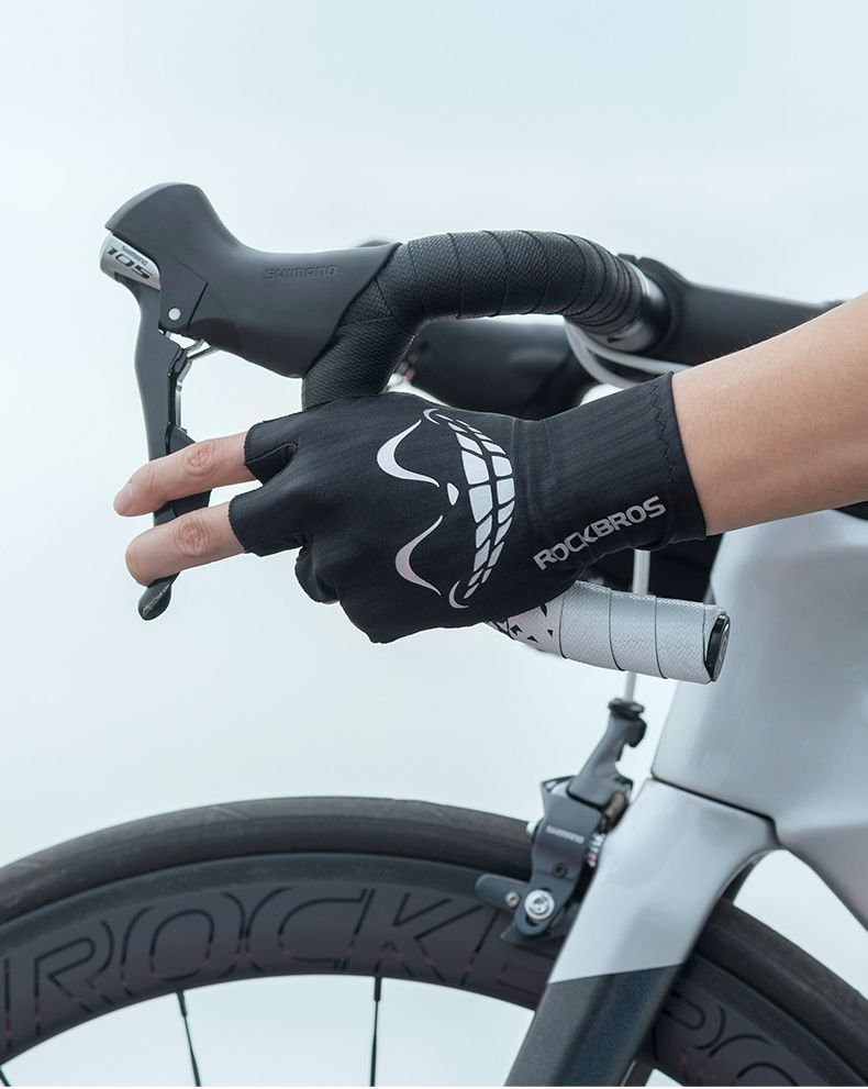 Велоперчатки ROCKBROS черные (короткие пальцы).