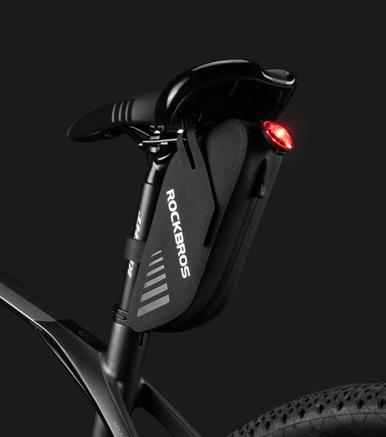 Велосумка ROCKBROS AS-078 на подседельный штырь и седло, объем 0,6 л; черный