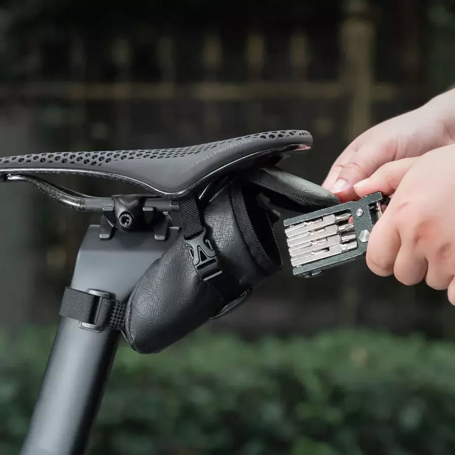 Велосумка ROCKBROS DB006 подседельная, ПВП DuPont, объем 0,2 л; черный с зеленым