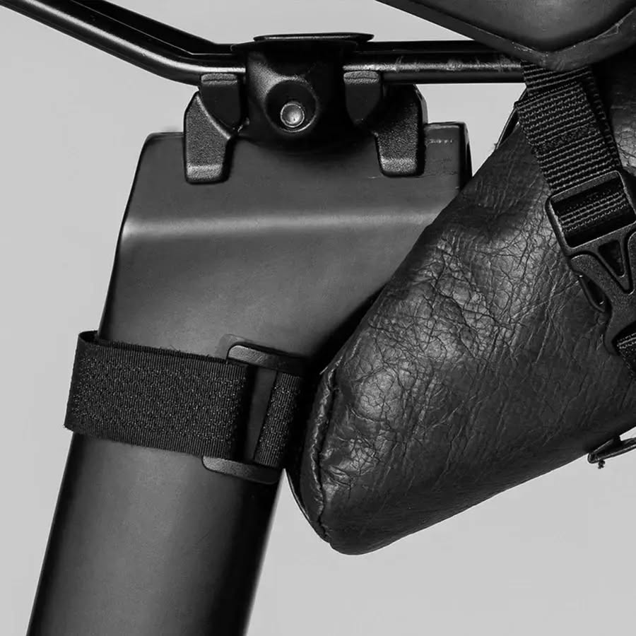 Велосумка ROCKBROS DB006 подседельная, ПВП DuPont, объем 0,2 л; черный с зеленым