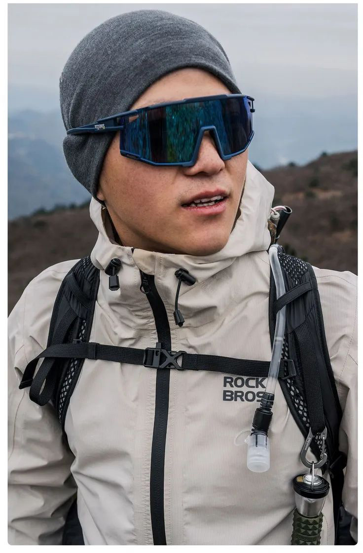 Рюкзак ROCKBROS H52 с отделом для гидратора до 2 л, объем 17 л; черный