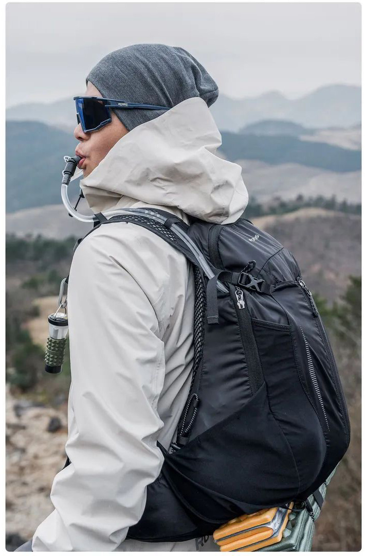 Рюкзак ROCKBROS H52 с отделом для гидратора до 2 л, объем 17 л; черный