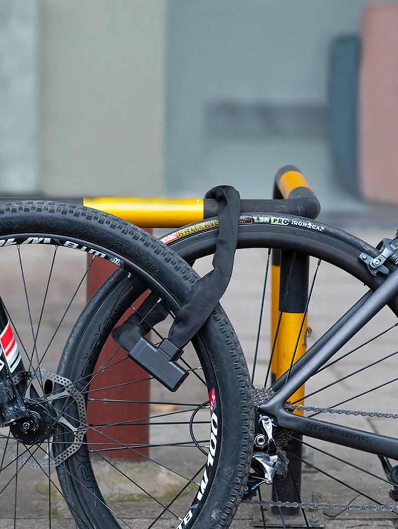 Замок вело ROCKBROS с ключом в защитном кожухе, длина 97см.