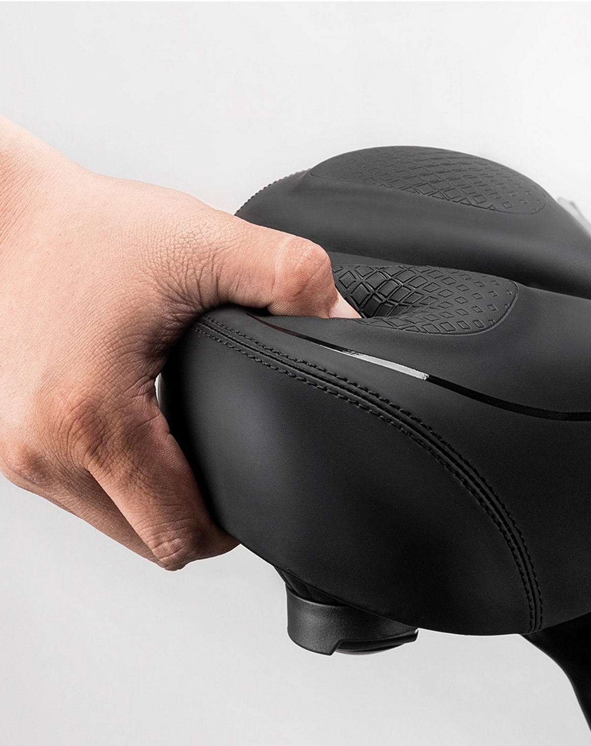 Седло велосипедное ROCKBROS AQ-8028 комфортное с демпфером, 260x250x100 мм, с отверстием; черный