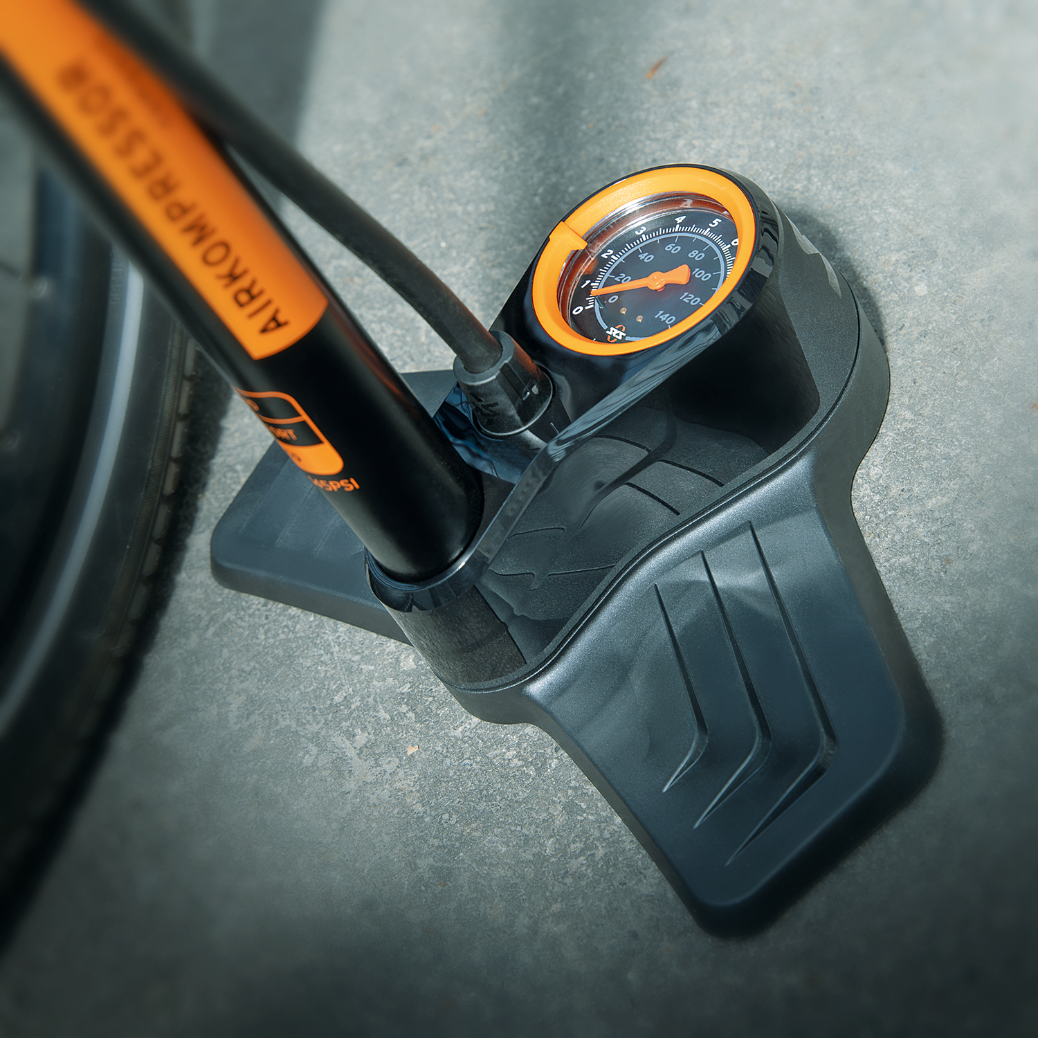 Насос напольный SKS AIRKOMPRESSOR COMPACT 10.0, цвет Черный