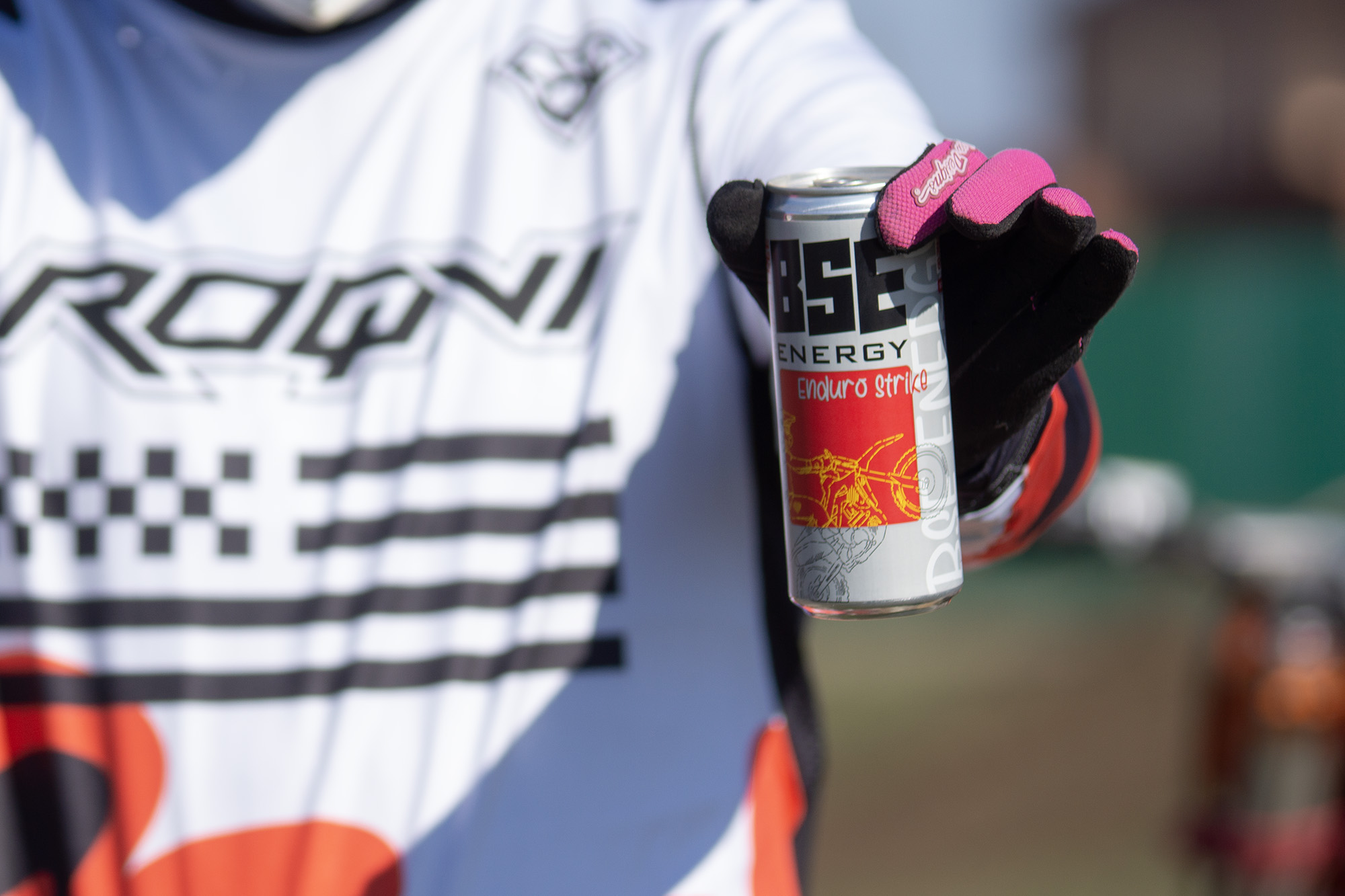 Энергетический напиток BSE Energy со вкусом Enduro strike без сахара