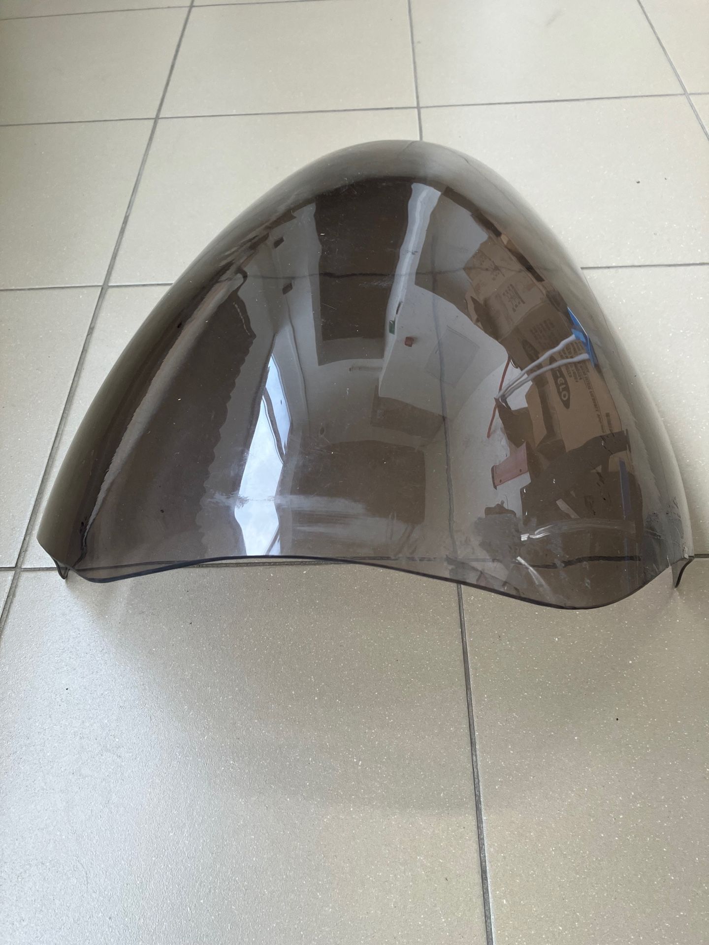 Стекло ветровое к-т SYM GTS 250