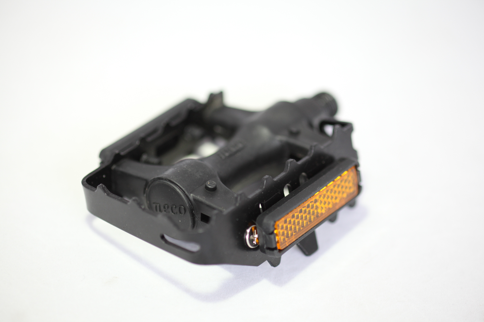 Педали Neco WP931A пластик, металлическая рамка, насыпные подшипники, черные