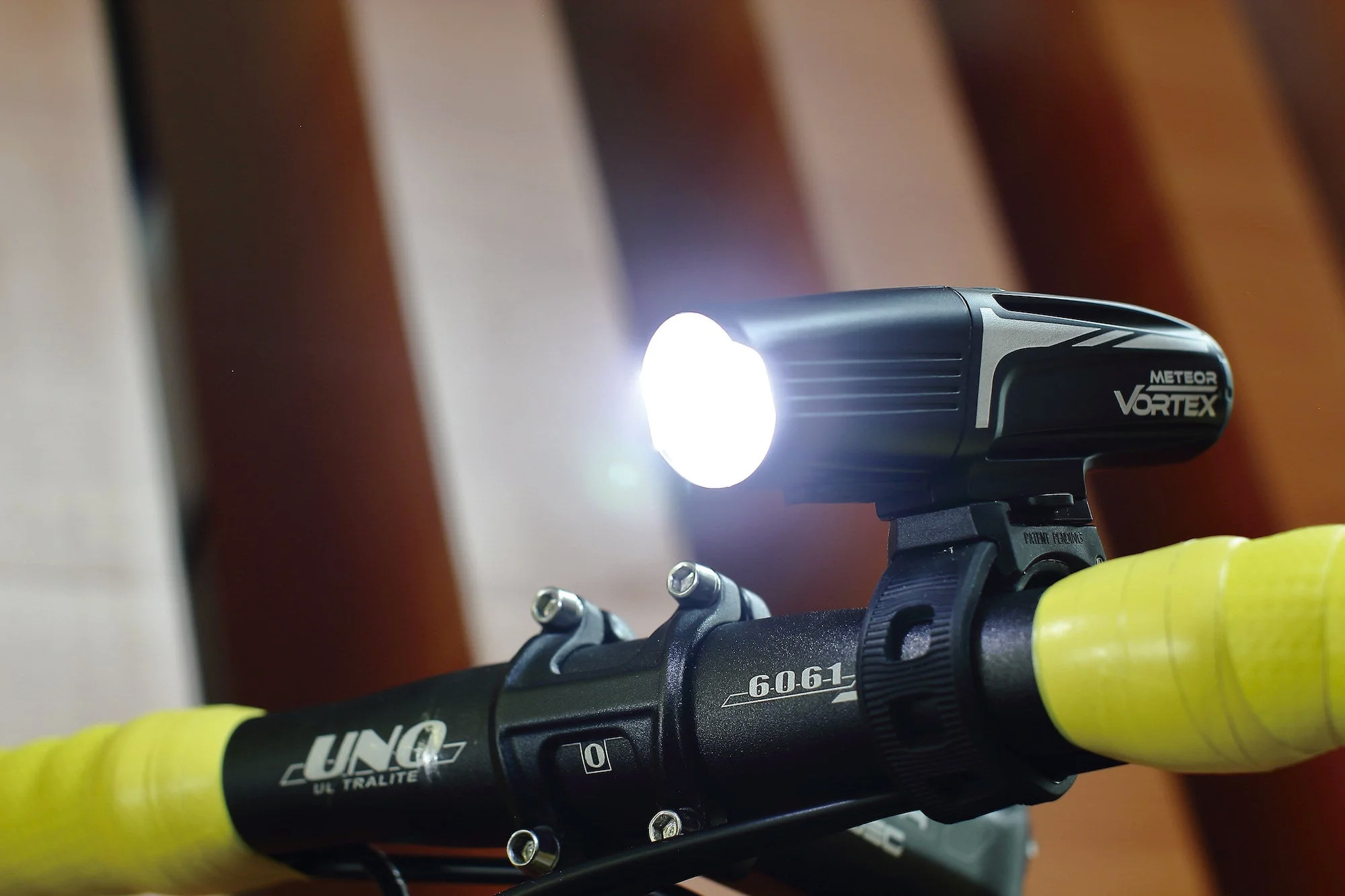 Фонарь передний Moon VORTEX, 1000 Лм, 7 режимов, USB‑C (версия 2025)