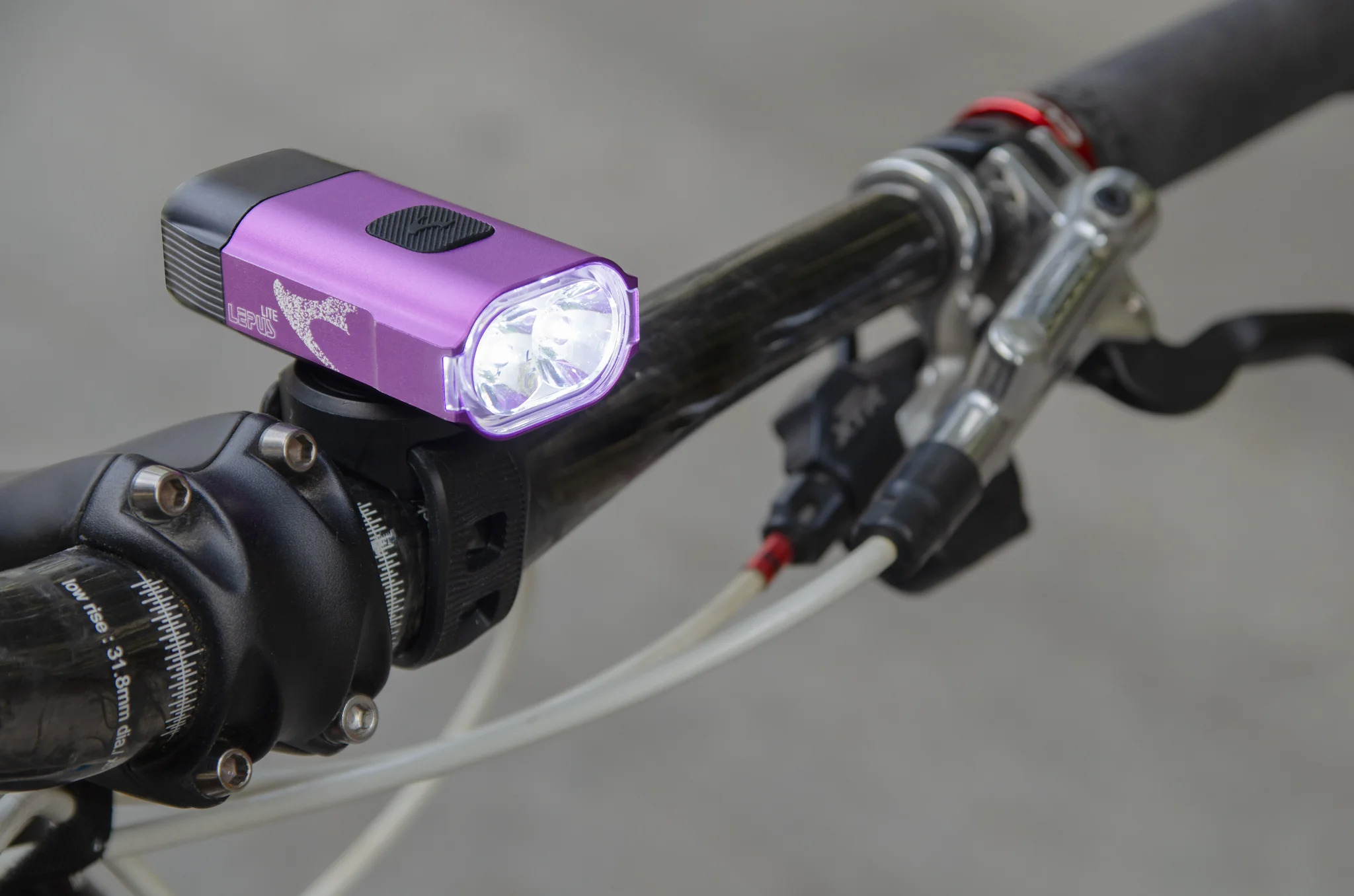 Фонарь передний Moon LEPUS LITE (C5-Orchid Purple), 400 Лм, 6 режимов, USB-C