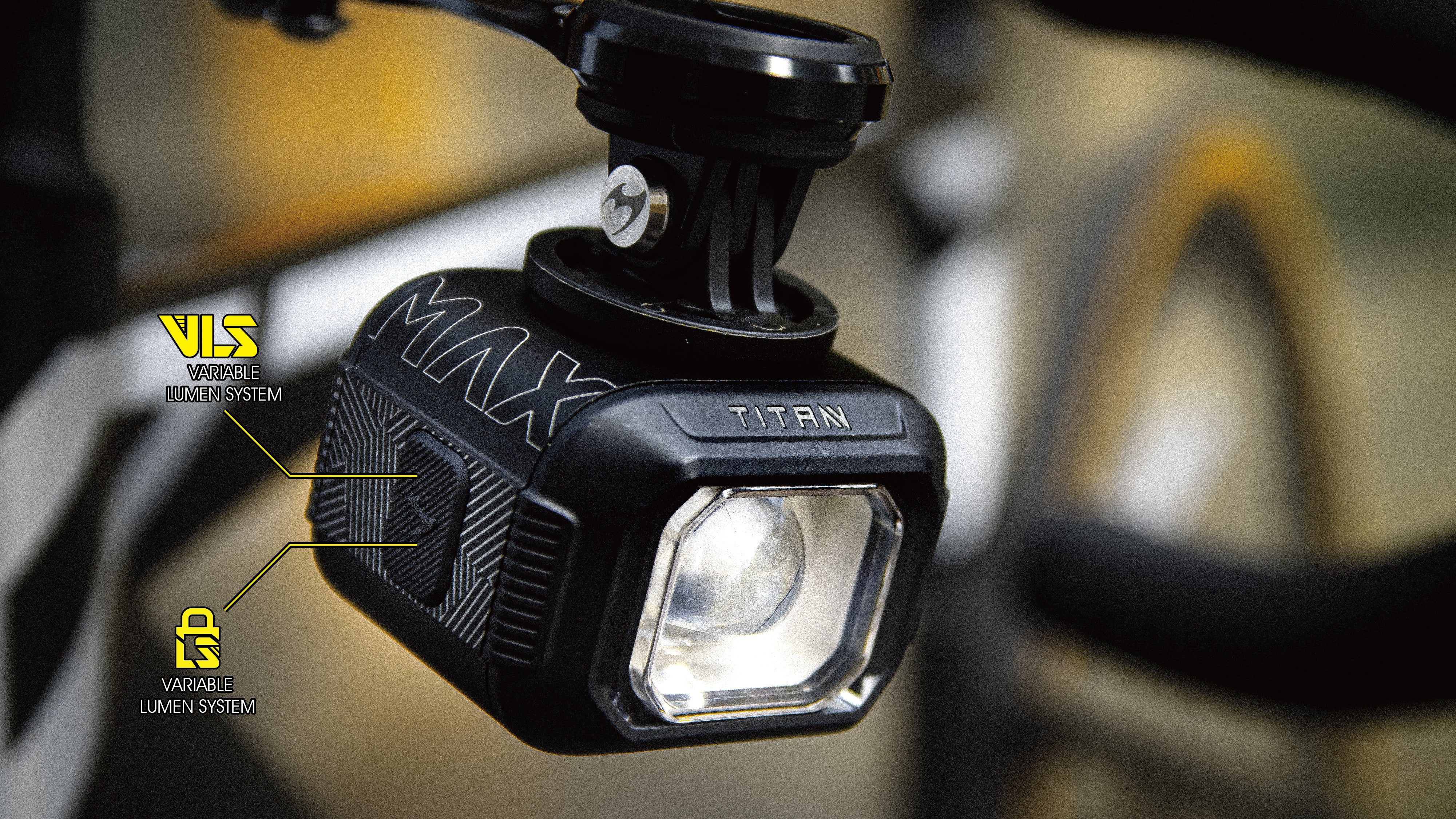 Фонарь передний Moon TITAN MAX-E (C1-Black), 1700 Лм, 7 режимов, USB‑C