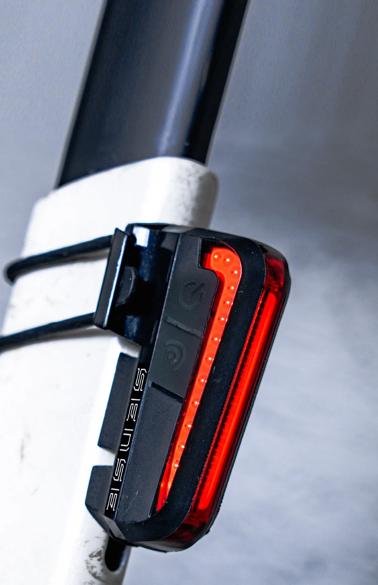 Фонарь задний Moon CERBERUS SENSE, 150 Лм, 11 режимов, USB‑C